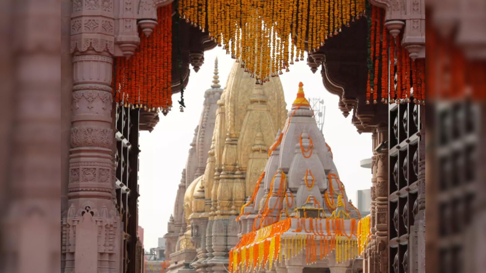 1600x900 Over five lakh devotees throng Kashi Vishwanath Dham on first day of new year Economic Times