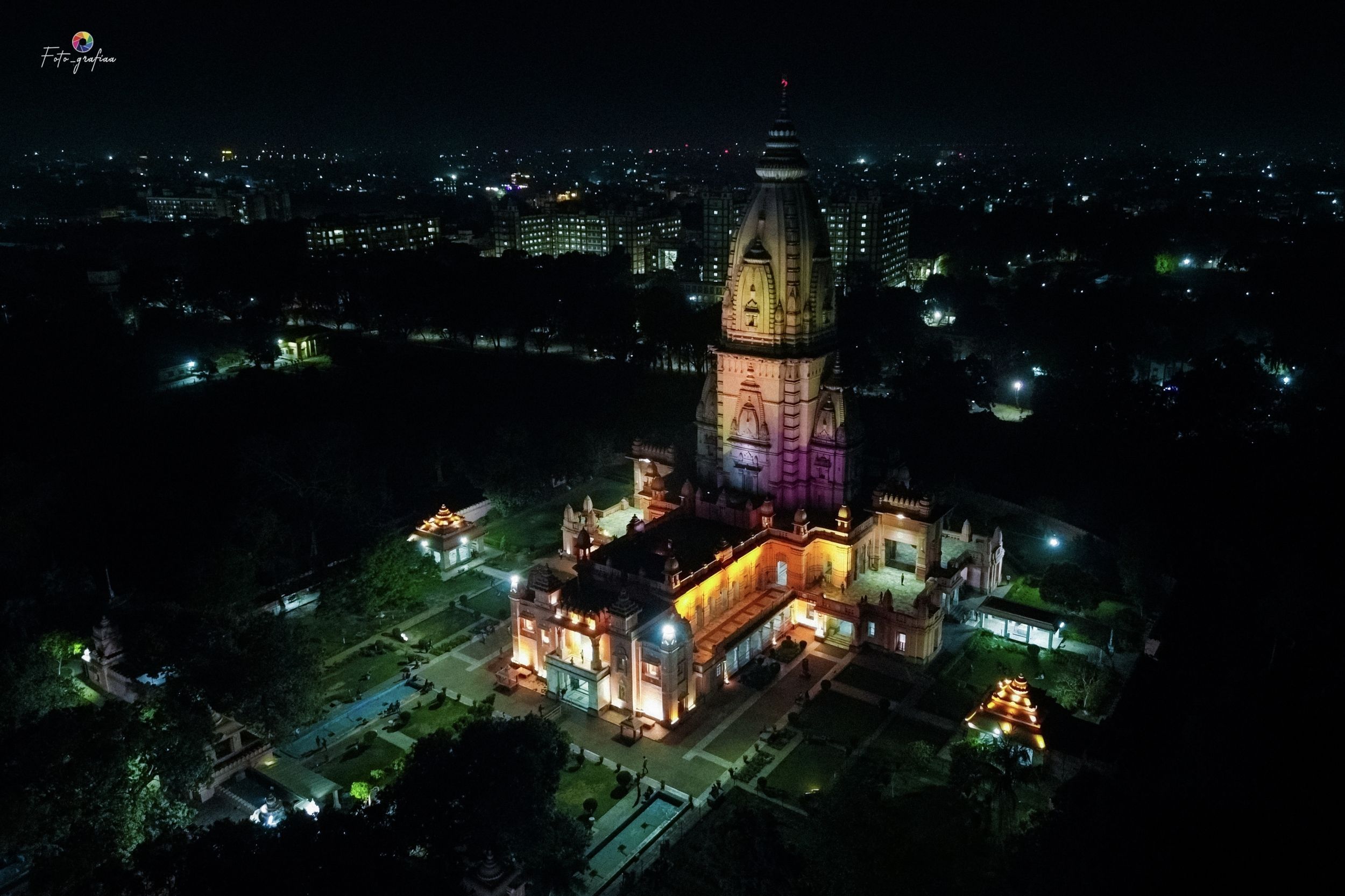 2500x1666 Kashi Vishwanath Temple India