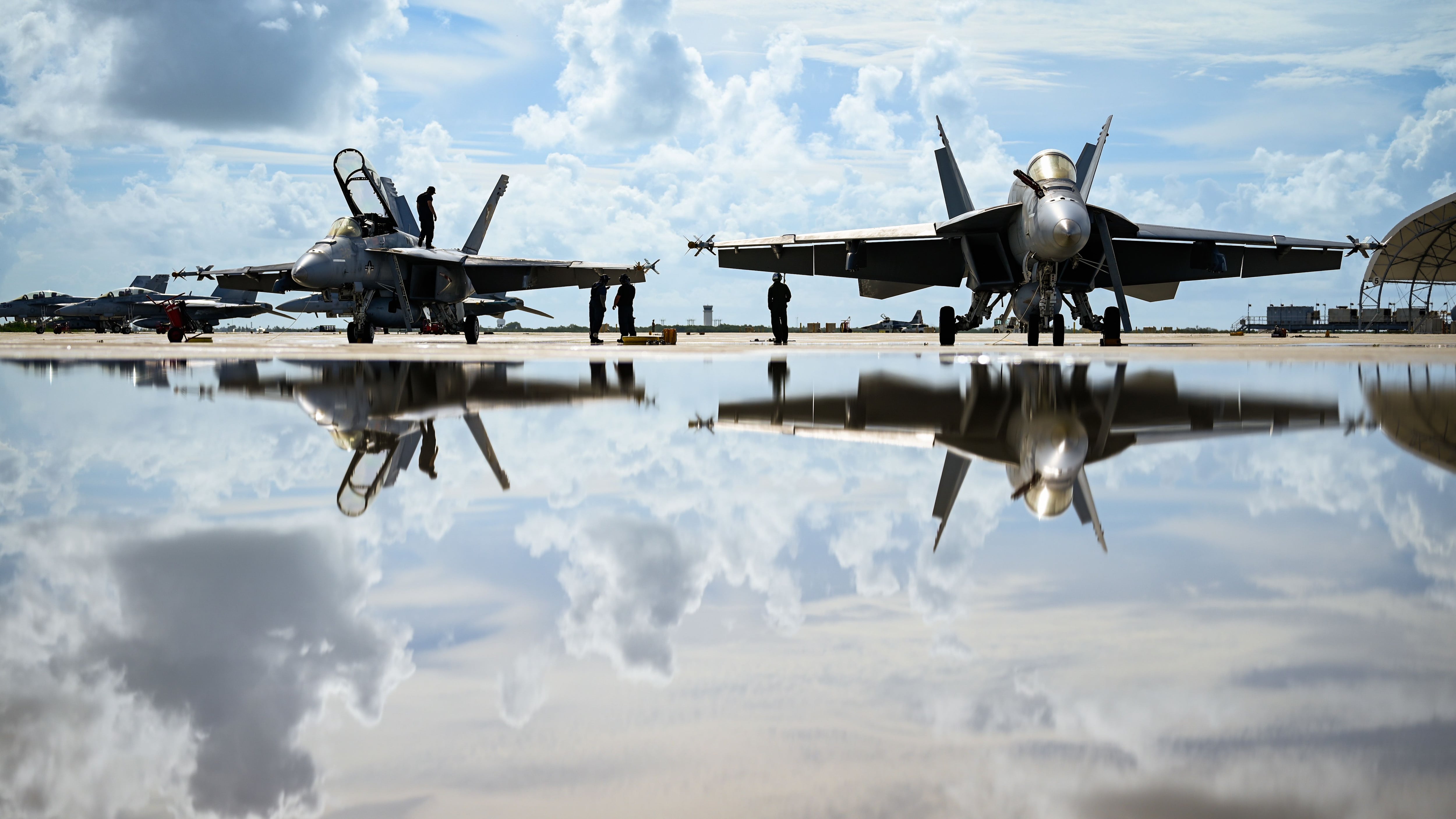 5000x2812 Boeing will close Super Hornet production line in 2025