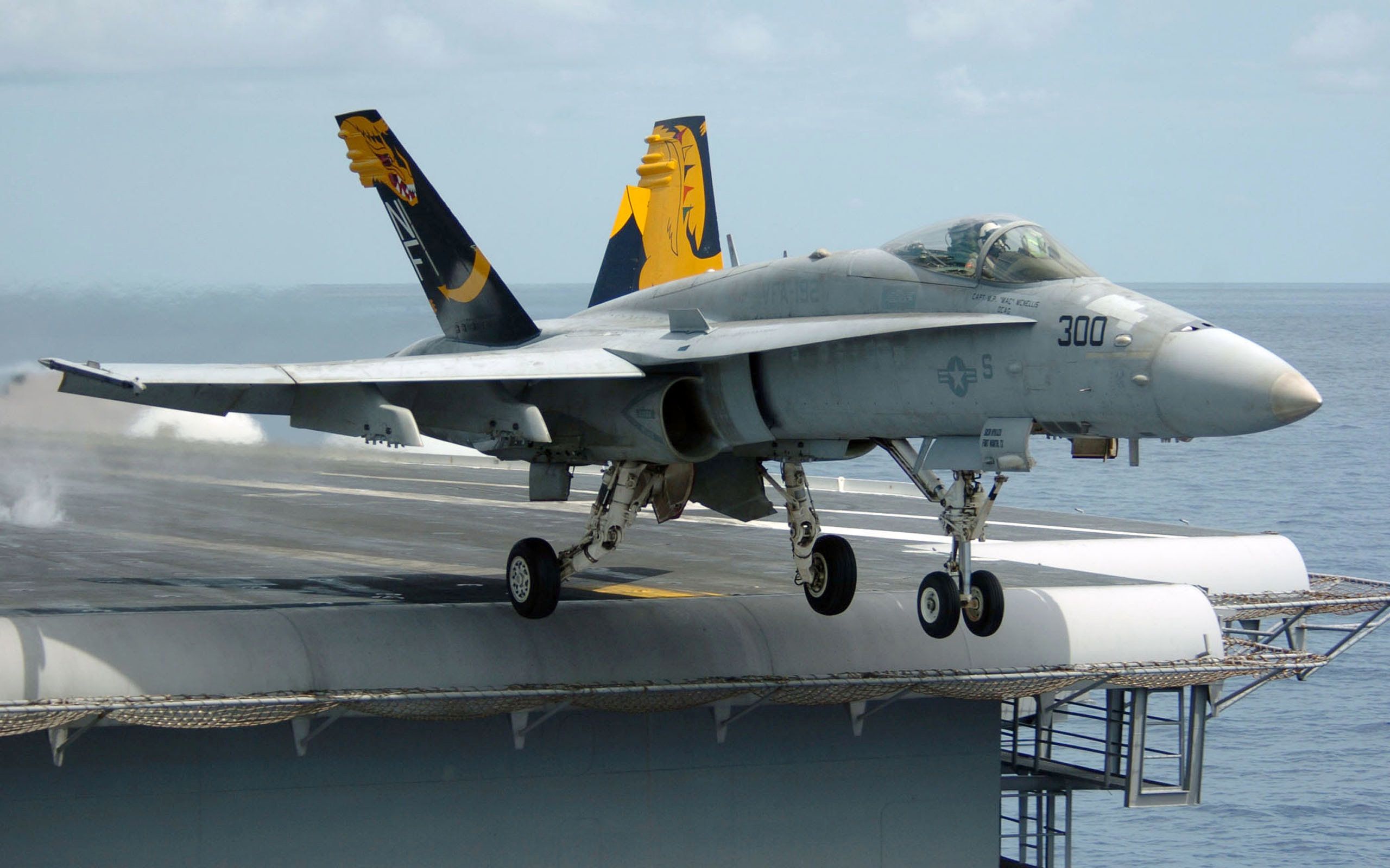 2560x1600 F 18 Super Hornet Phone Wallpaper: Free 4K & HD Downloads