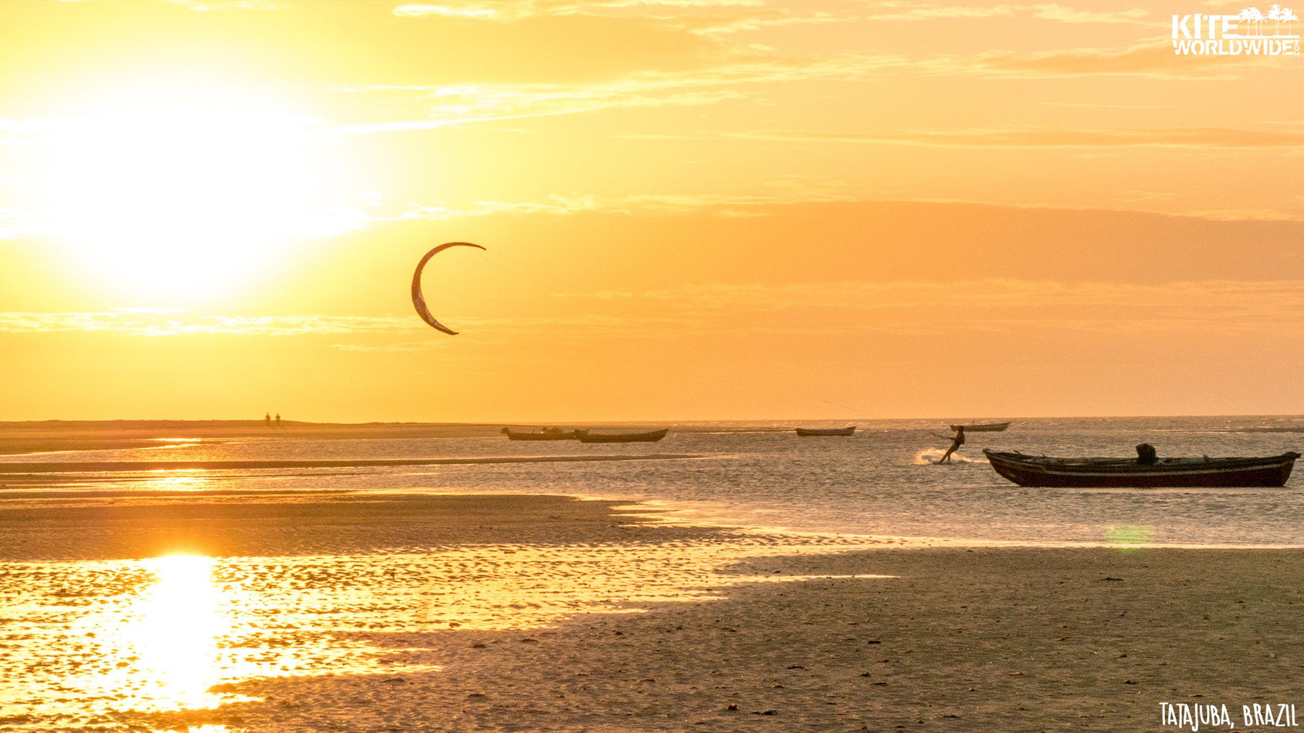 2560x1440 KiteWorldWide Kitesurfing Wallpaper