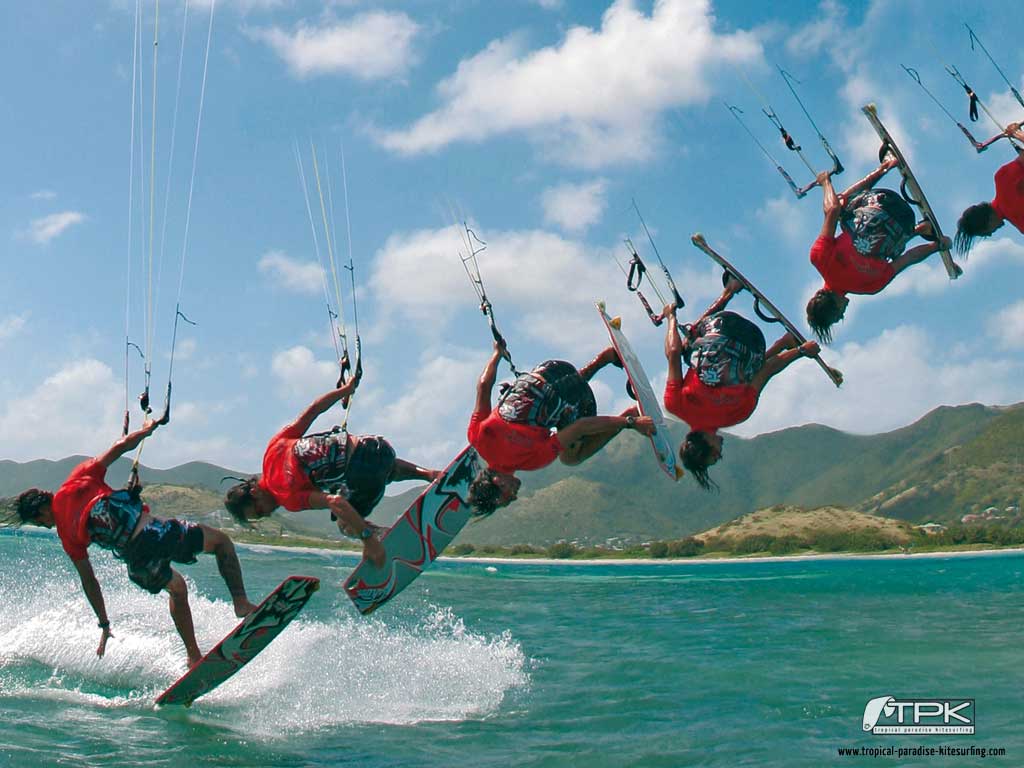 1024x768 Kite Surfing Wallpaper