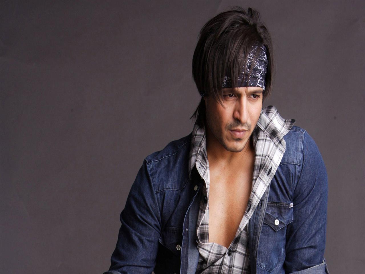 1280x960 Indian Film Actor Vivek Oberoi Wallpaper