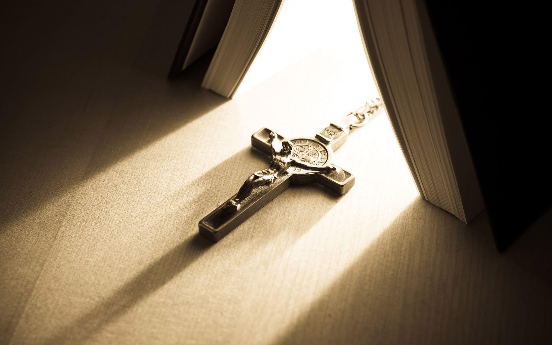 1920x1200 Silver Colored Crucifix, Macro, Light, Table, Cross, Book