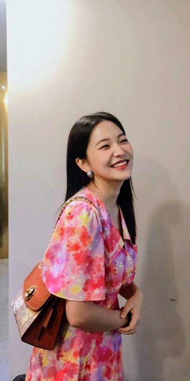 640x1280 Yeri redvelvet wallpaper
