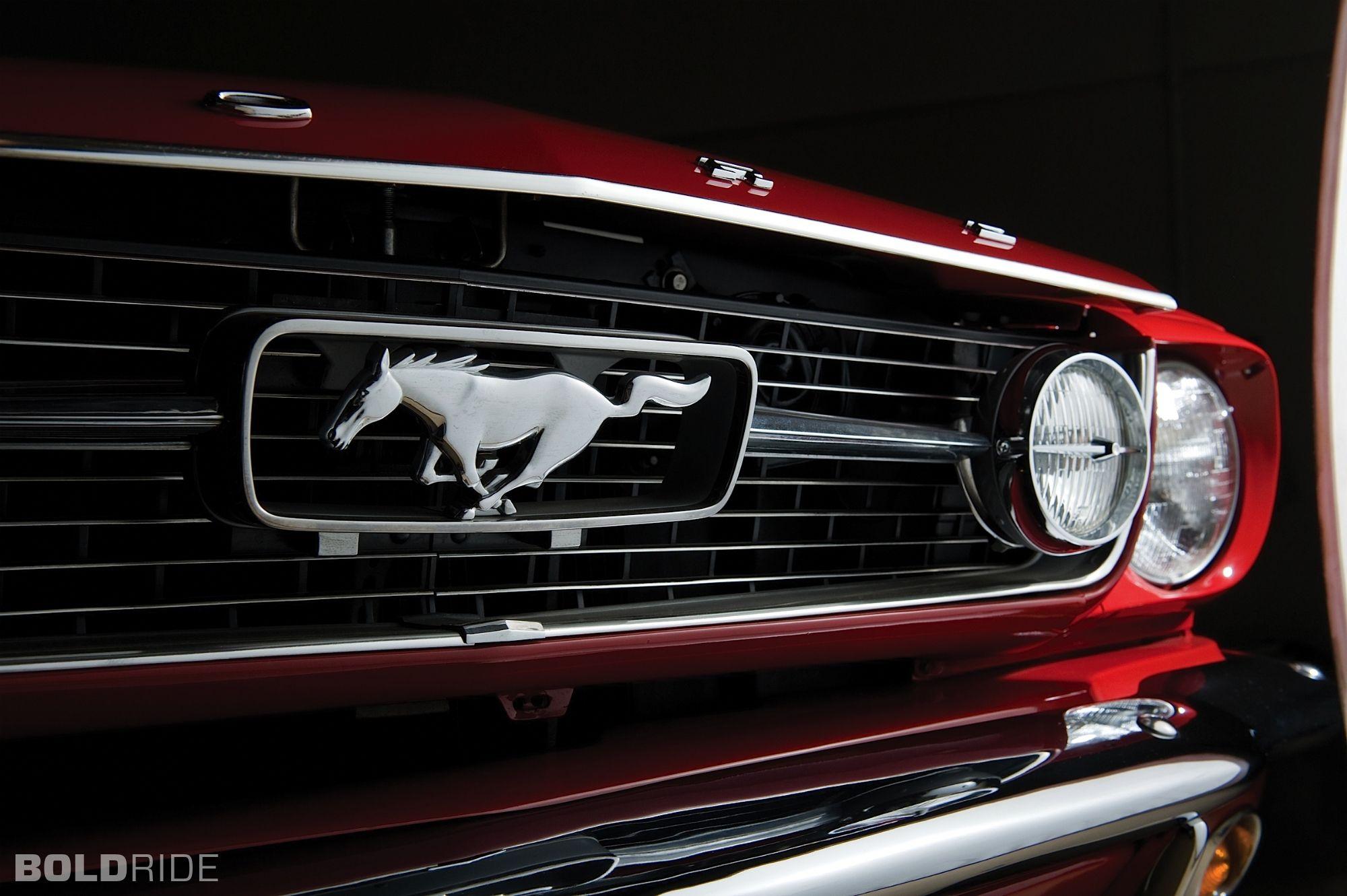 2000x1331 Mustang Wallpaper