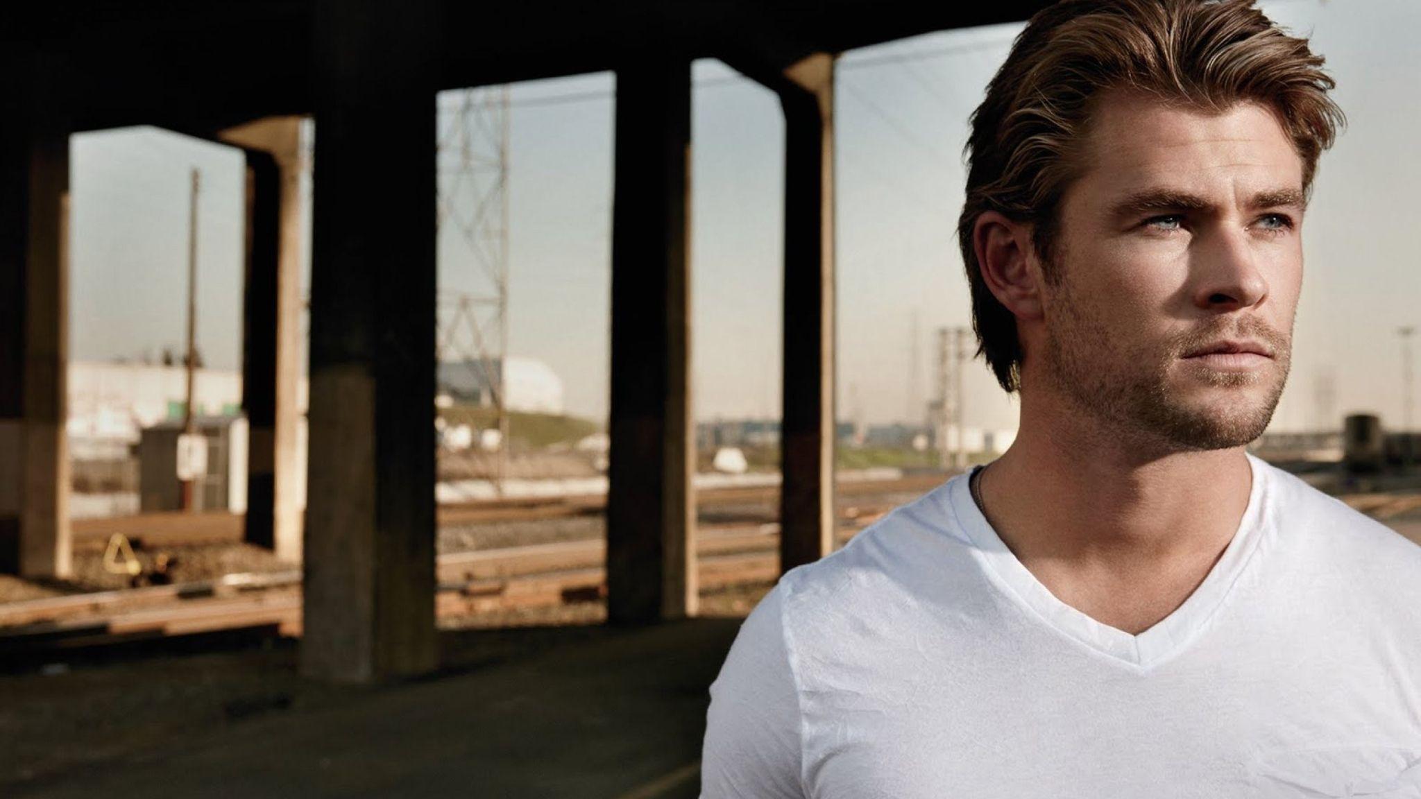 2048x1152 Chris Hemsworth Pics 2048x1152 Resolution Wallpaper, HD