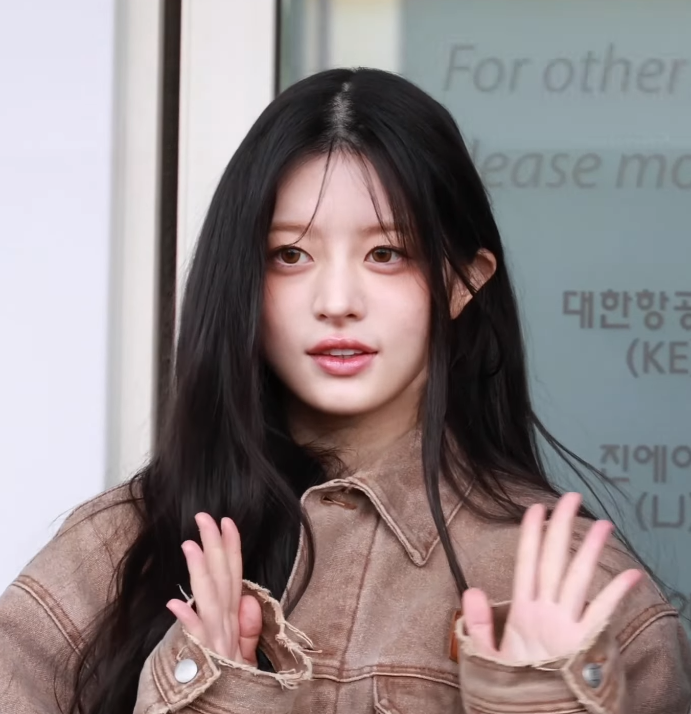 1352x1397 ILLIT Minju February 2024.png