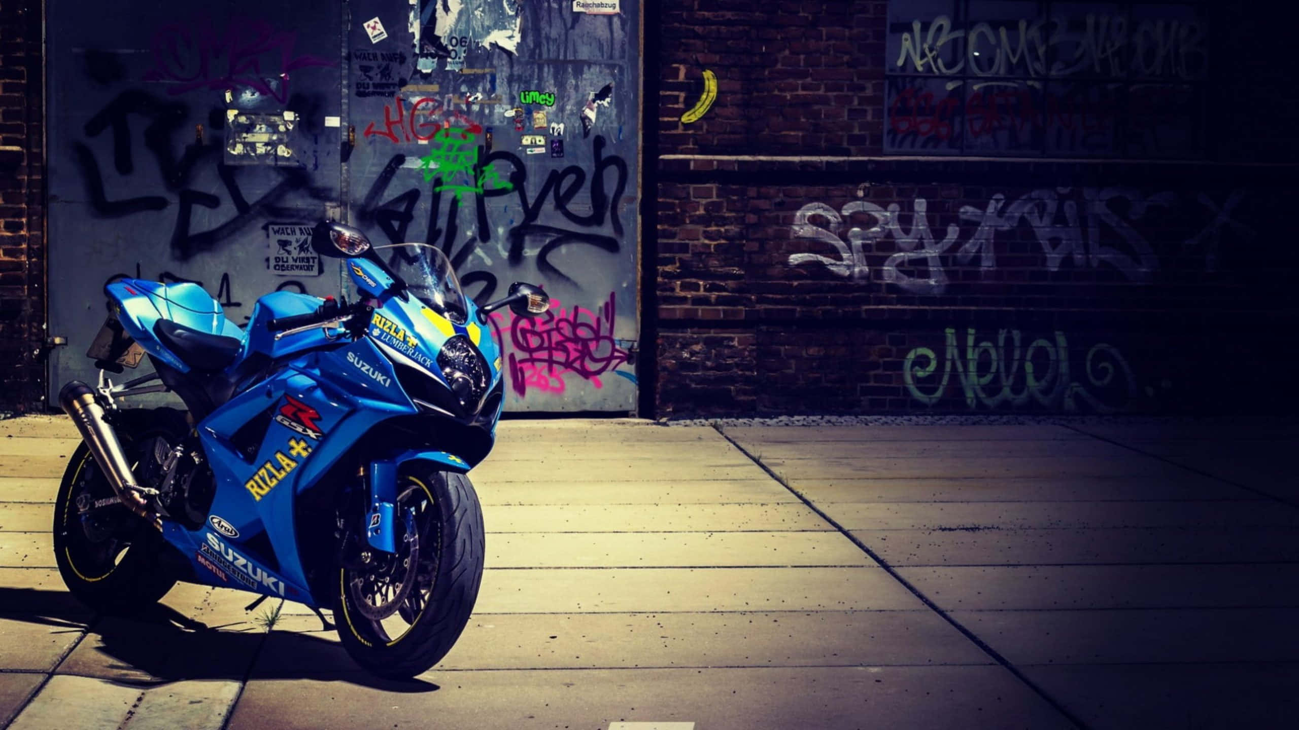 2560x1440 Suzuki Motorcycle Wallpaper