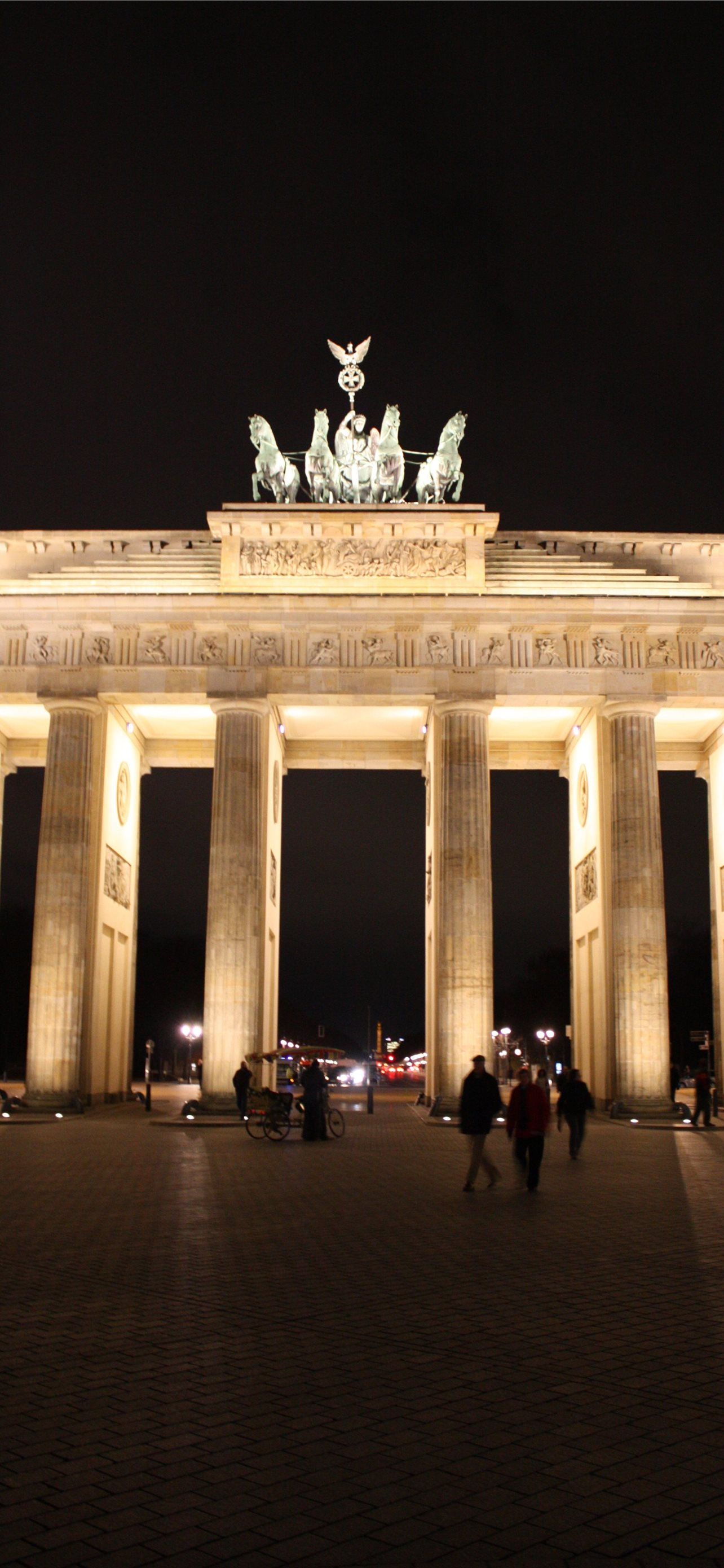 1284x2778 brandenburg gate iPhone Wallpaper Free Download