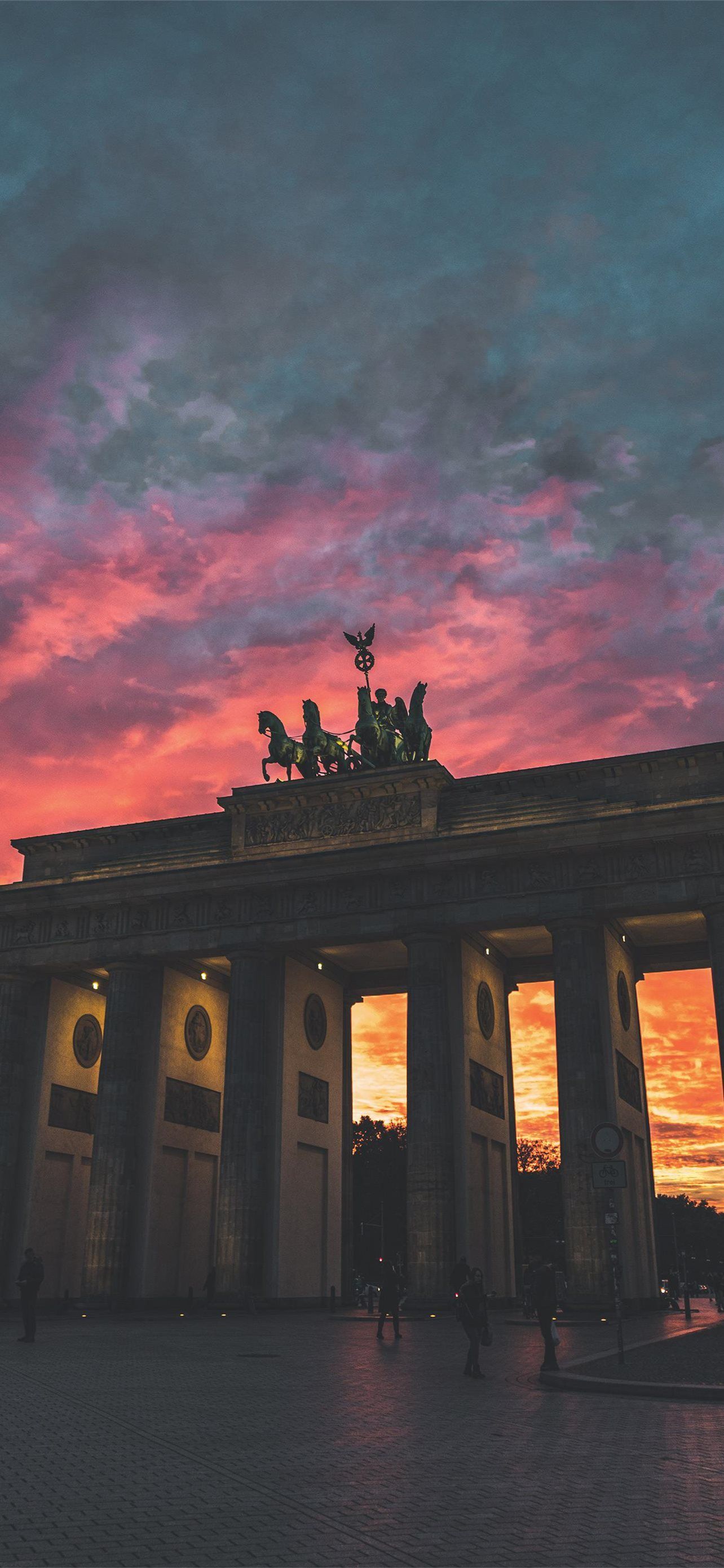 1284x2778 brandenburg gate iPhone Wallpaper Free Download