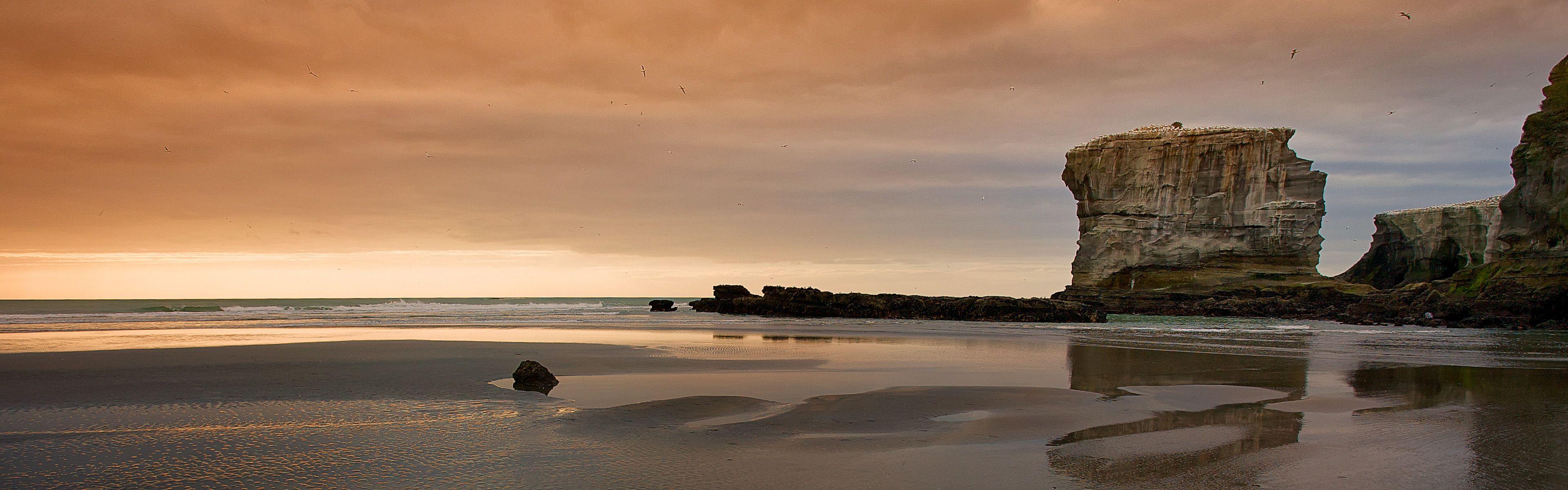 3840x1200 Beautiful beach sunset, Windows 8 panoramic widescreen wallpaper