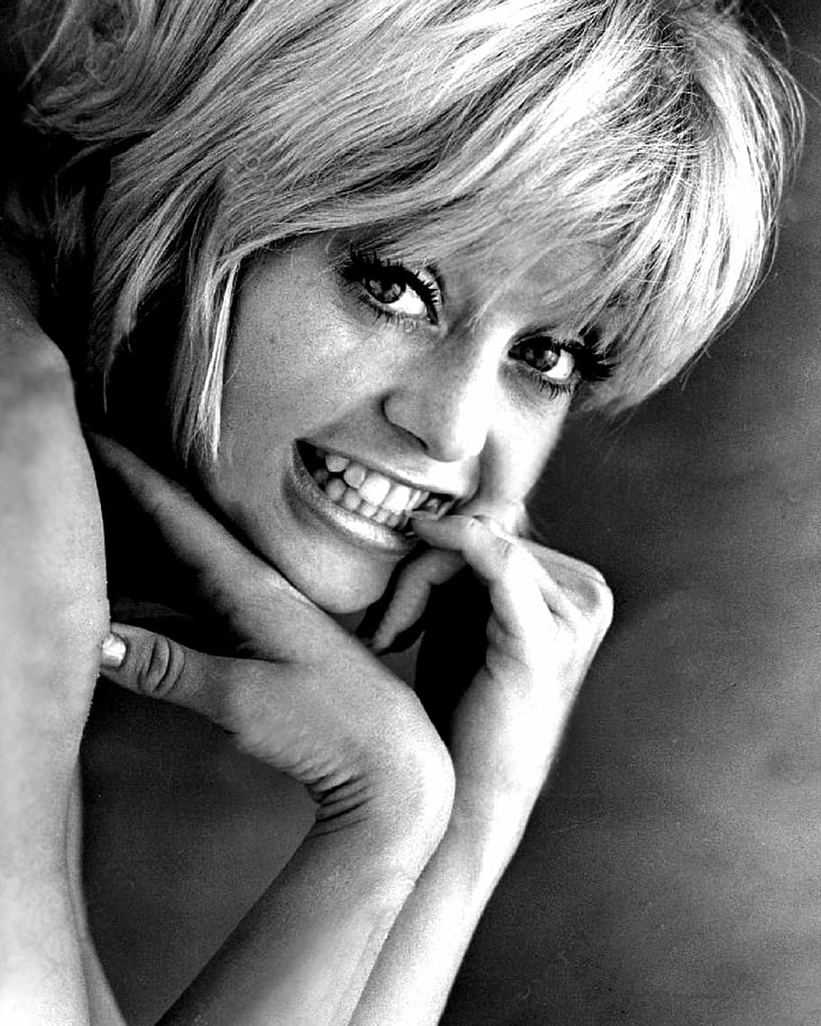 910x1137 Goldie hawn 1080P, 2K, 4K, 5K HD wallpaper free download