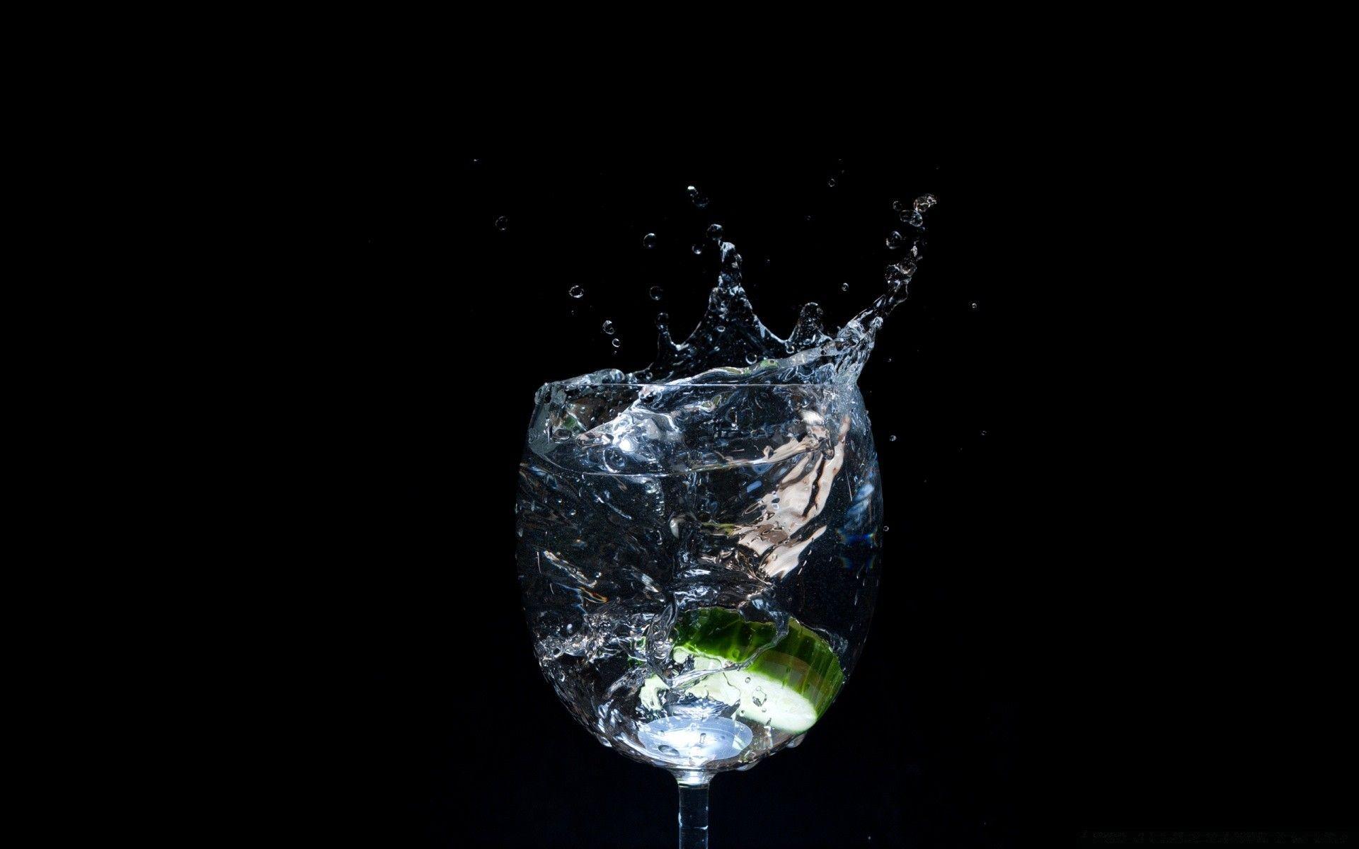 1920x1200 Cucumber Splash