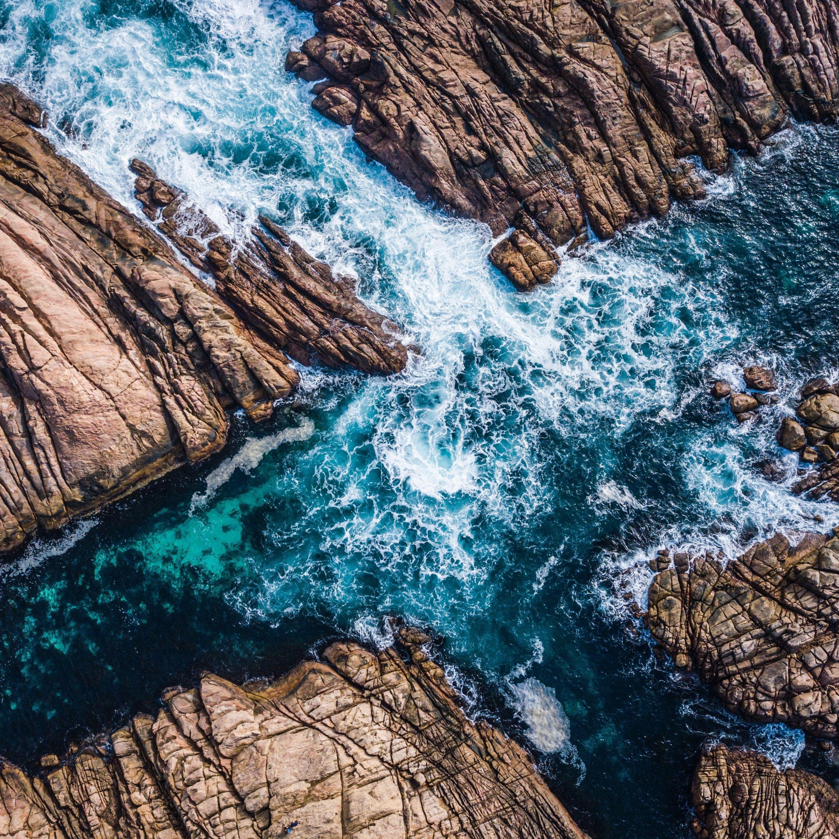 2932x2932 Download 2932x2932 wallpaper coast, canal, sea waves, rocks