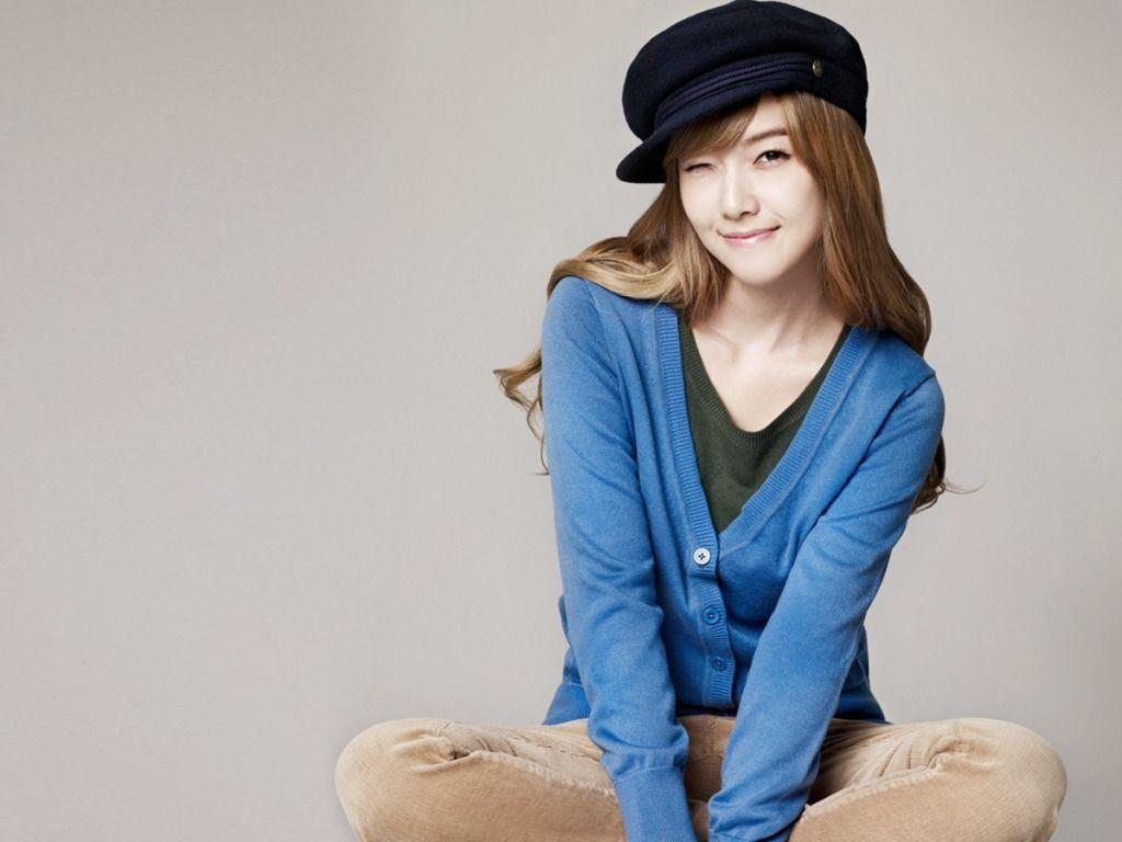 1024x768 Cute Korean Girls HD Wallpaper