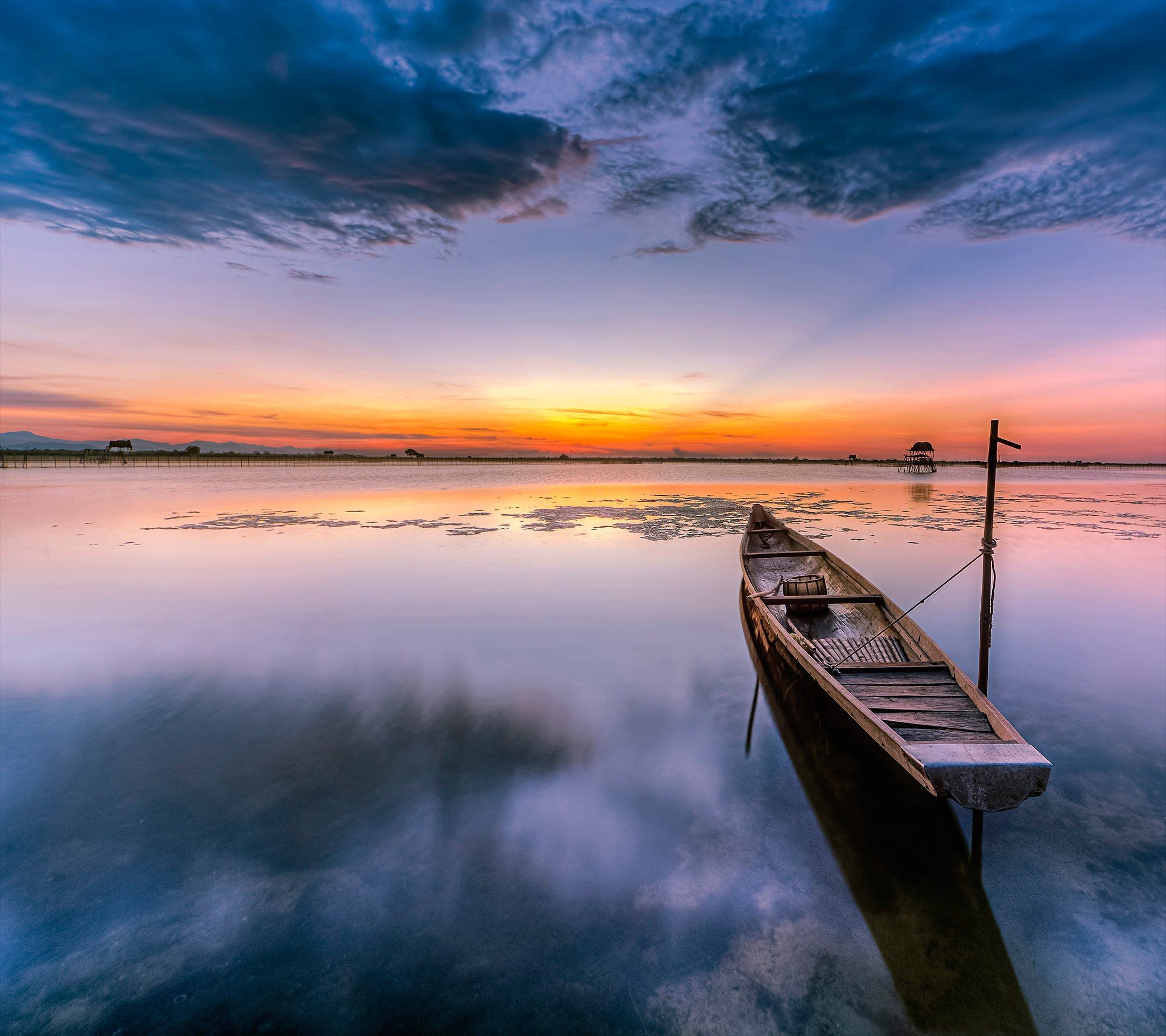 2160x1920 Old Boat On The Water Sunset