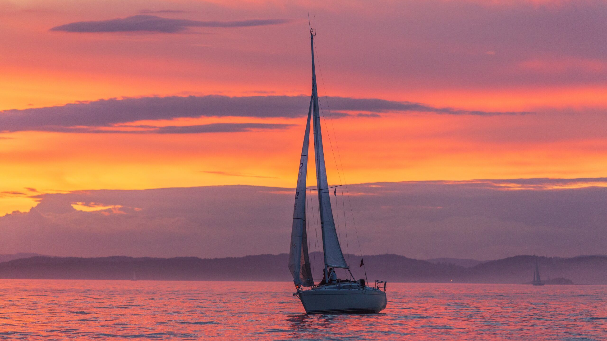 2560x1440 Sunset Sailing Tours
