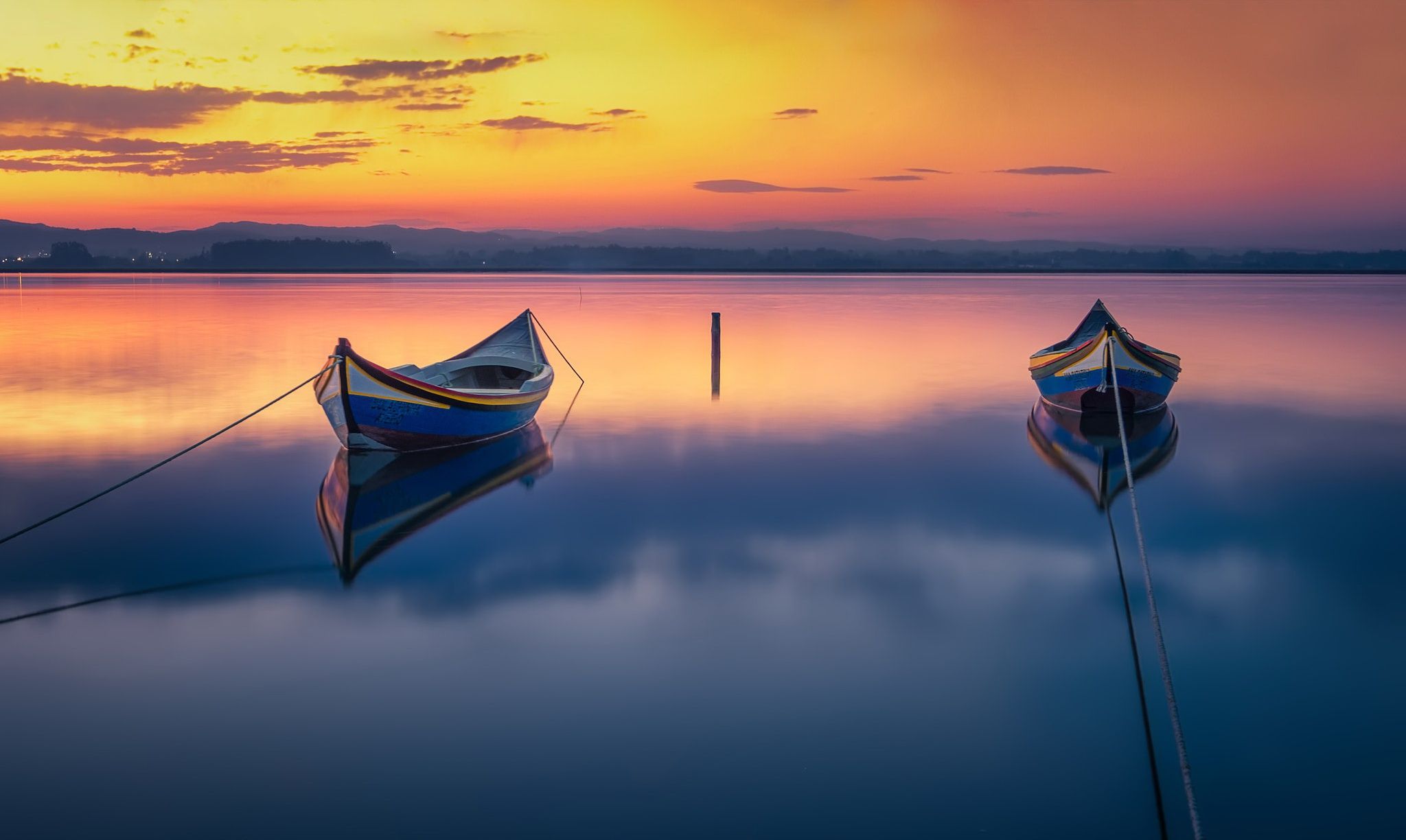 2048x1224 Wallpaper sea, sunset, boat for mobile and desktop, section природа, resolution 2048x1224