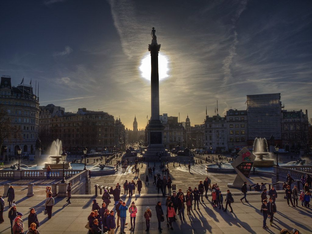 1024x768 Trafalgar Square in the morning. Trafalgar square in the Mo