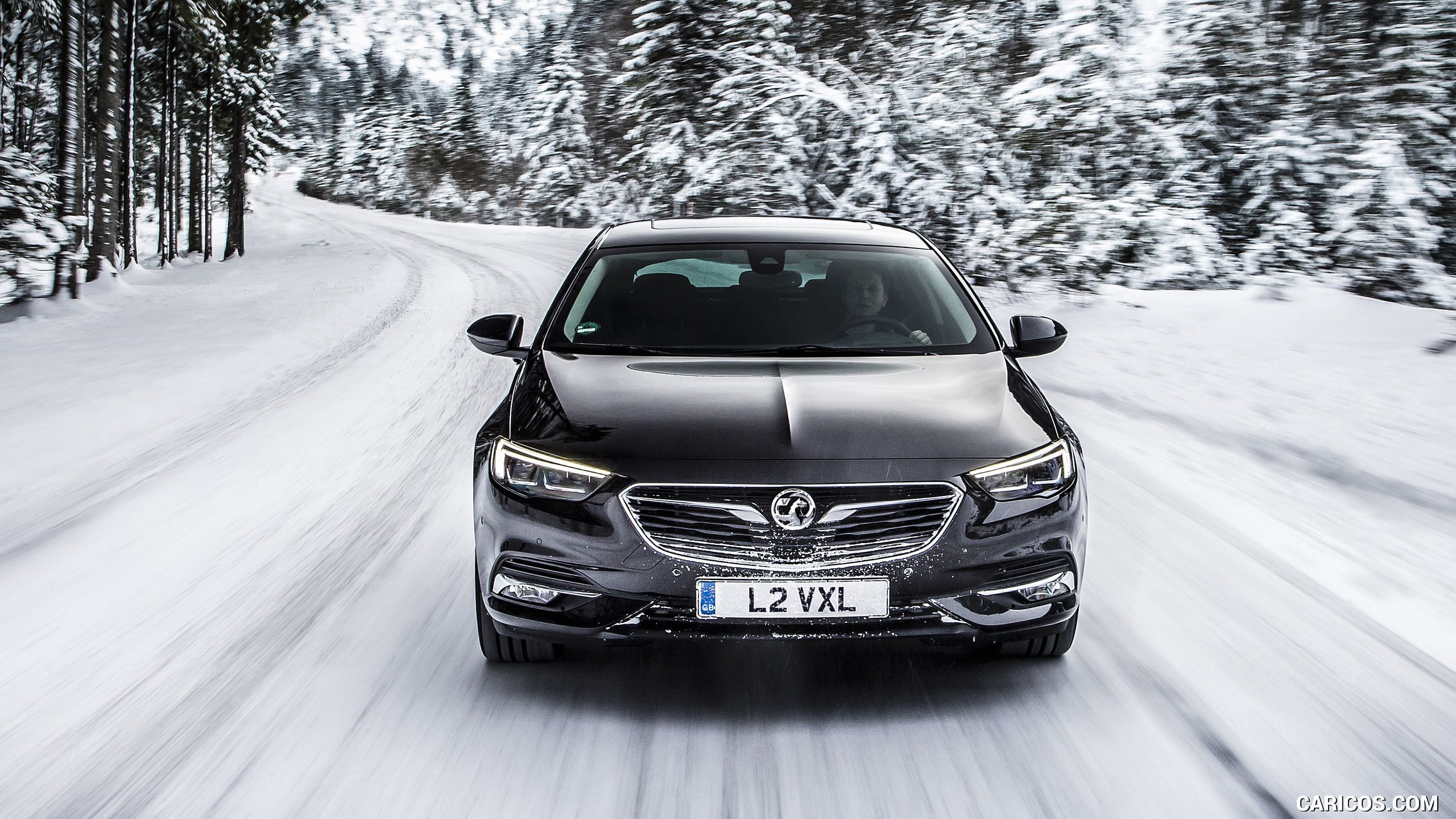 2560x1440 Opel Insignia Wallpaper