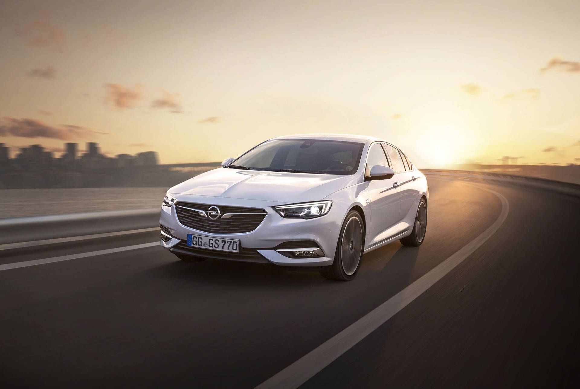 1920x1289 Opel Wallpaper