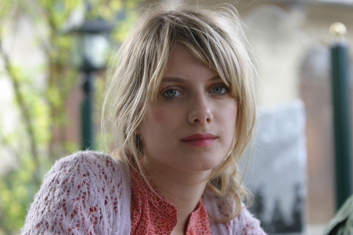 1200x797 Melanie Laurent Wallpaper