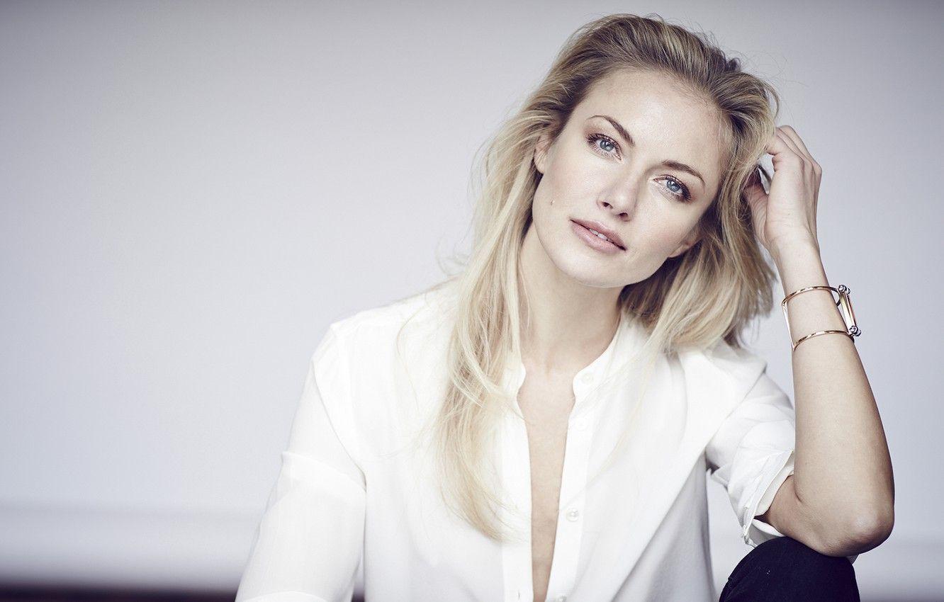 1332x850 Wallpaper look, girl, face, portrait, blouse, Melanie Laurent
