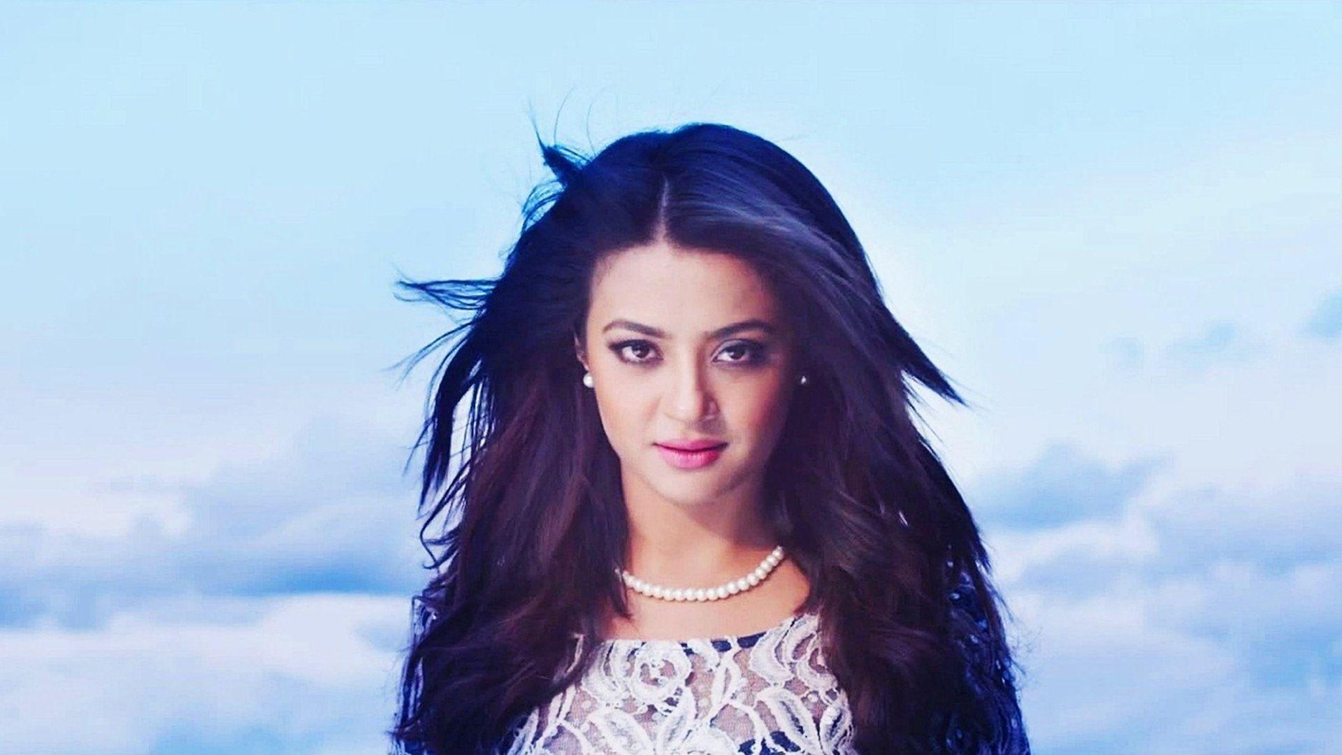 Surveen Chawla Wallpapers Top Free Surveen Chawla Backgrounds — free download