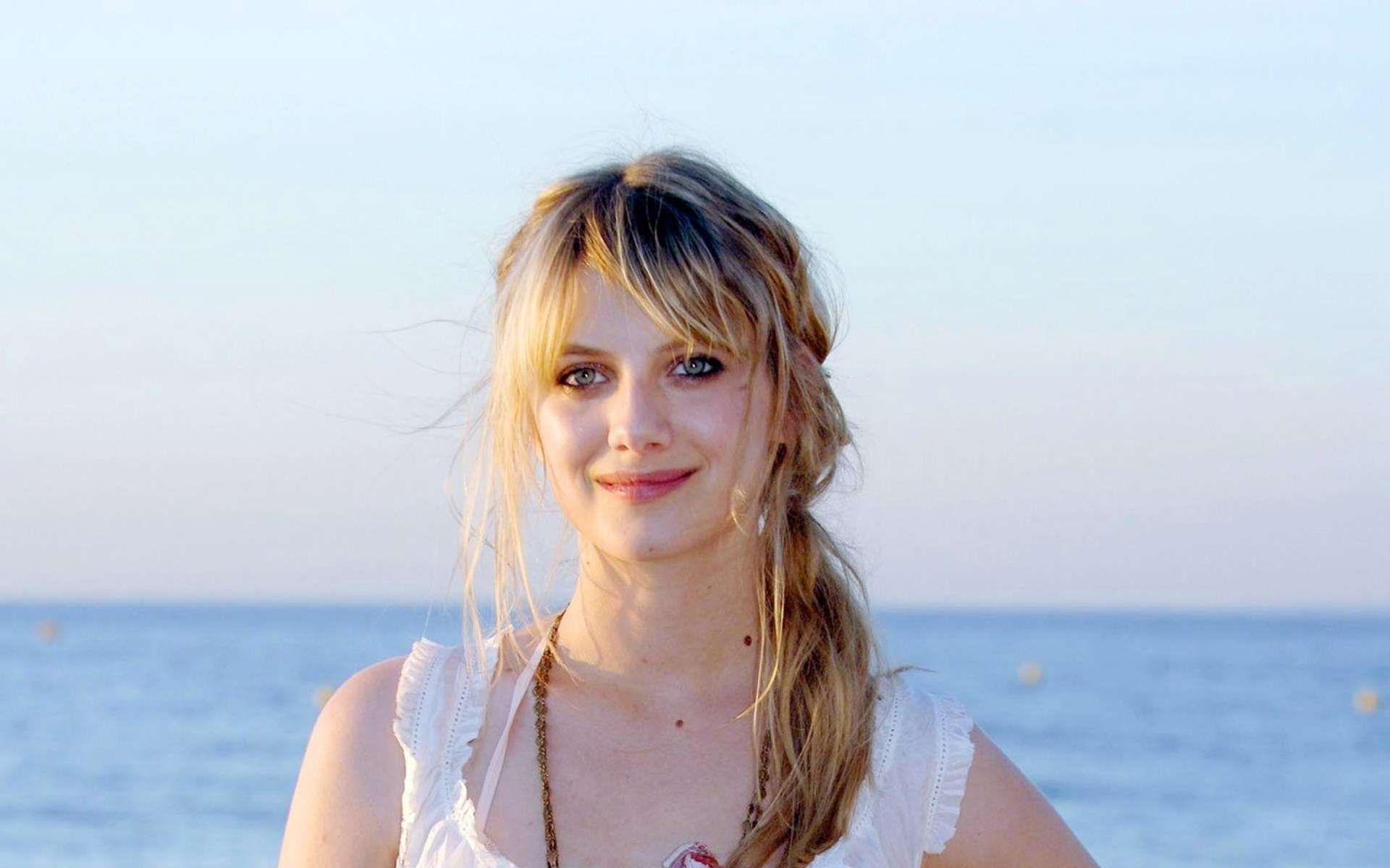 1920x1200 Melanie Laurent Desktop Wallpaper 53770 1920x1200px