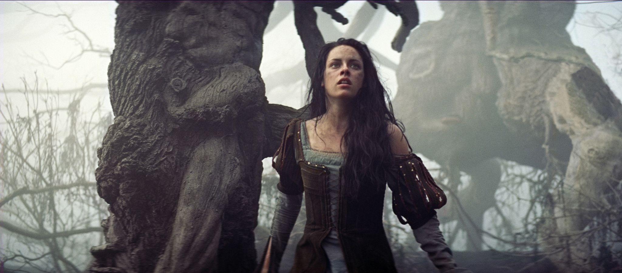 2048x898 Snow White and the Huntsman (2012)
