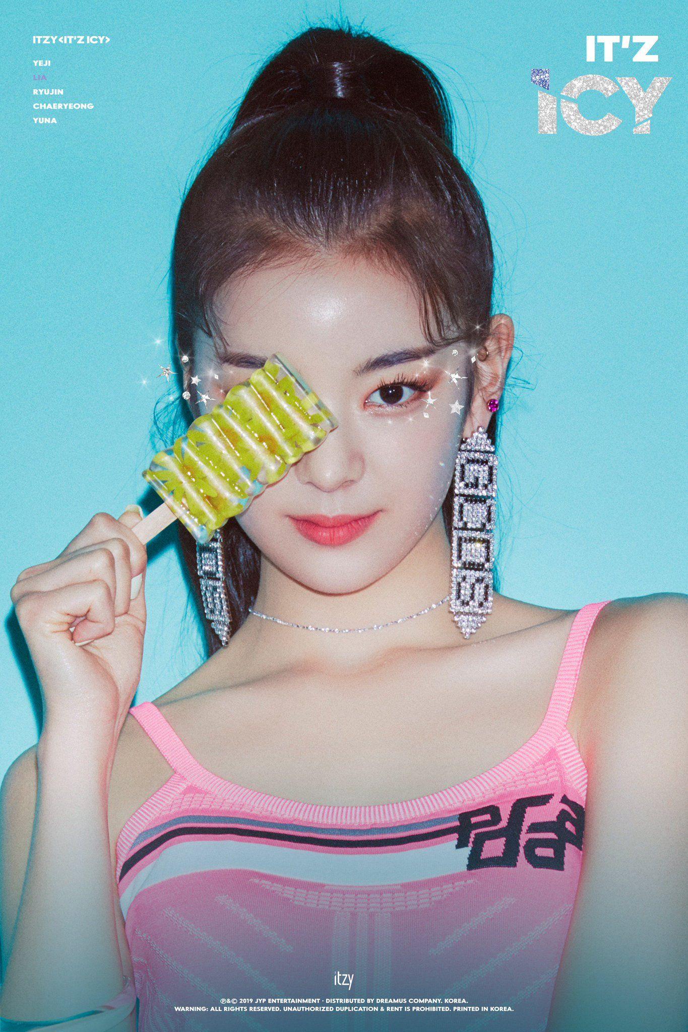 1365x2048 ITZY teases individual teaser image for 'IT'z ICY'