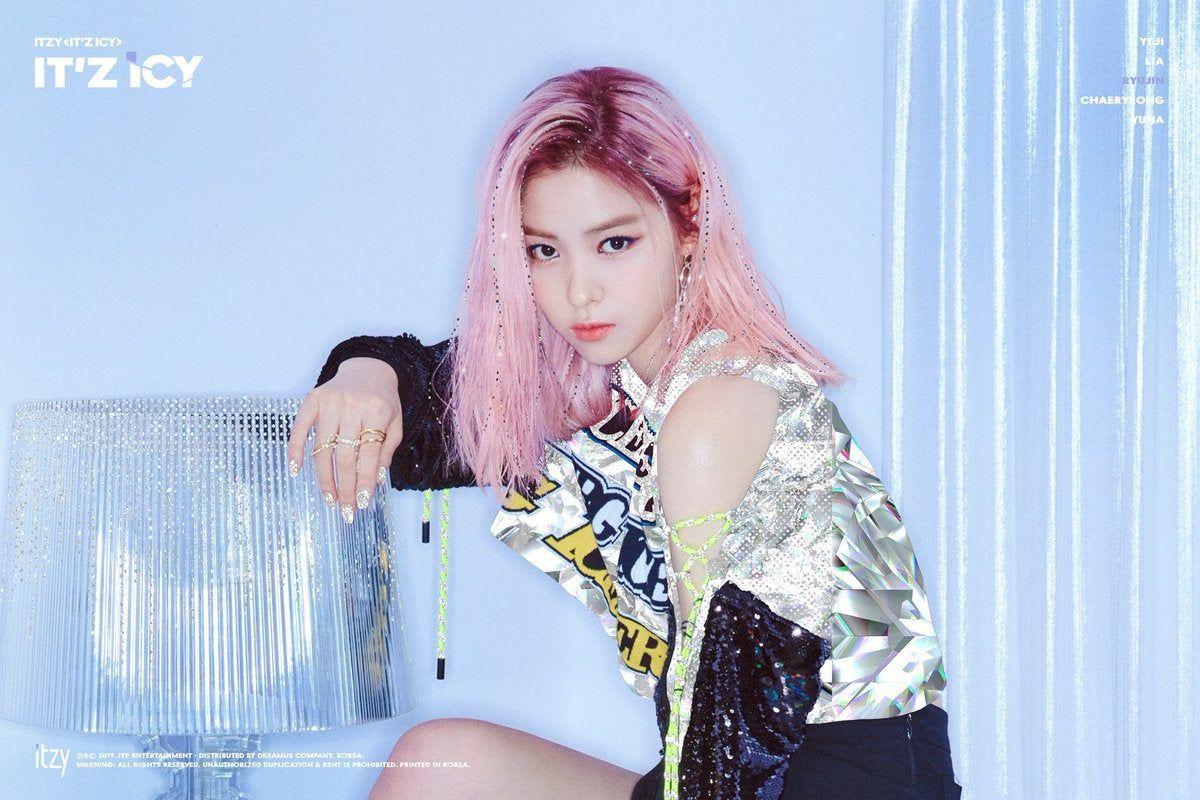 1200x800 ITZY'z ICY (Ryujin Teaser Image)