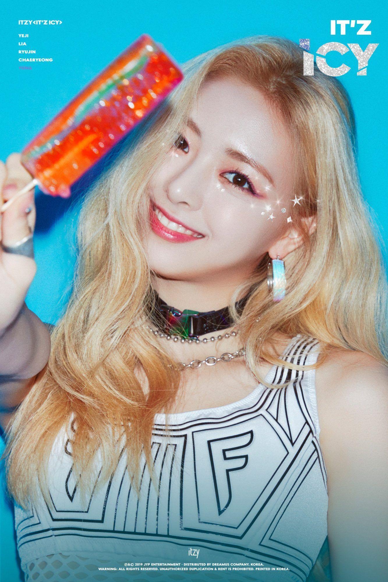 1333x2000 ITZY It'z Icy Yuna Teaser Photo. Kpop girls, Kpop girl groups