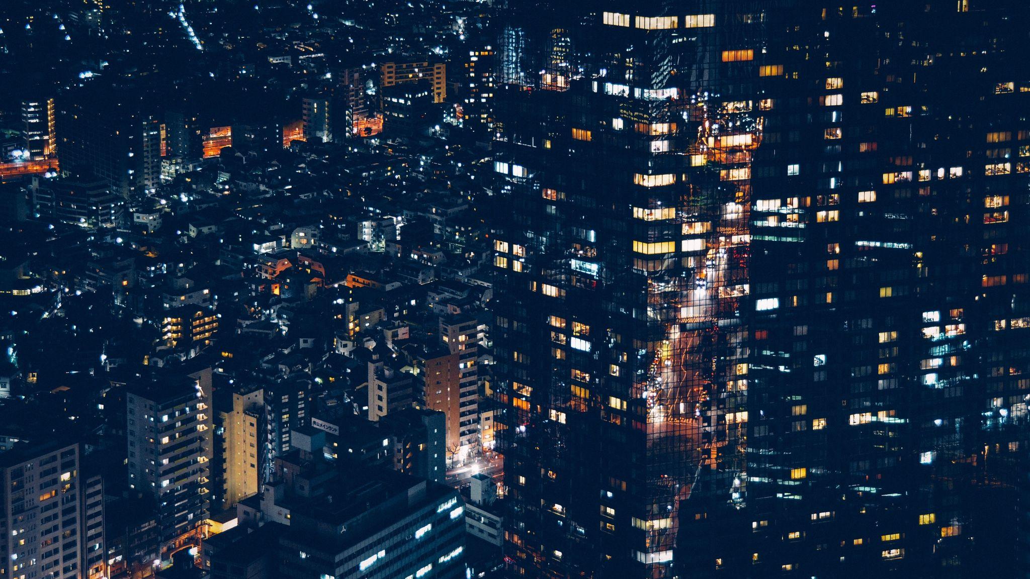 2048x1152 Aesthetic City Night Wallpaper