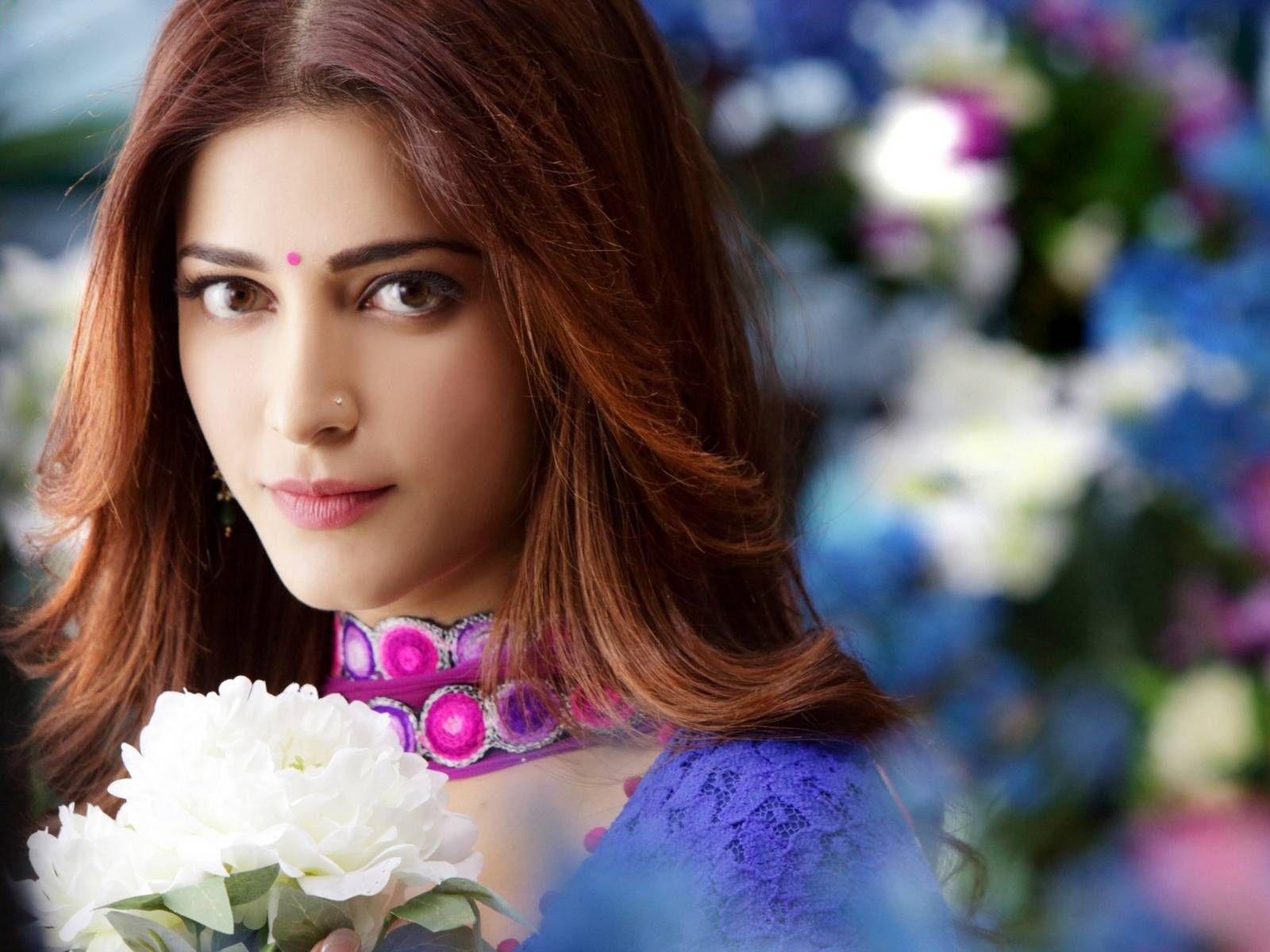 1600x1200 Shruti Hassan wallpaperx1200
