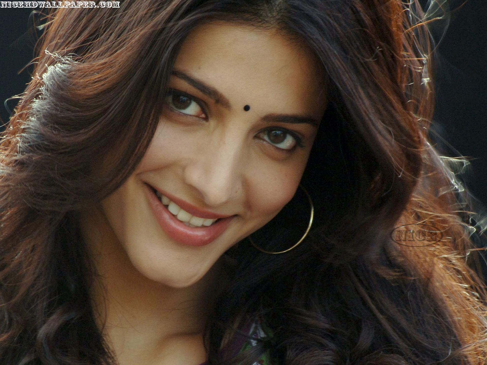 1920x1440 Shruti Hassan wallpaperx1440