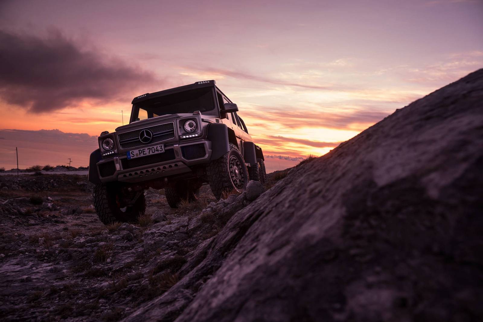 1600x1068 Photo Of The Day: Stunning Mercedes Benz G63 AMG 6x6!