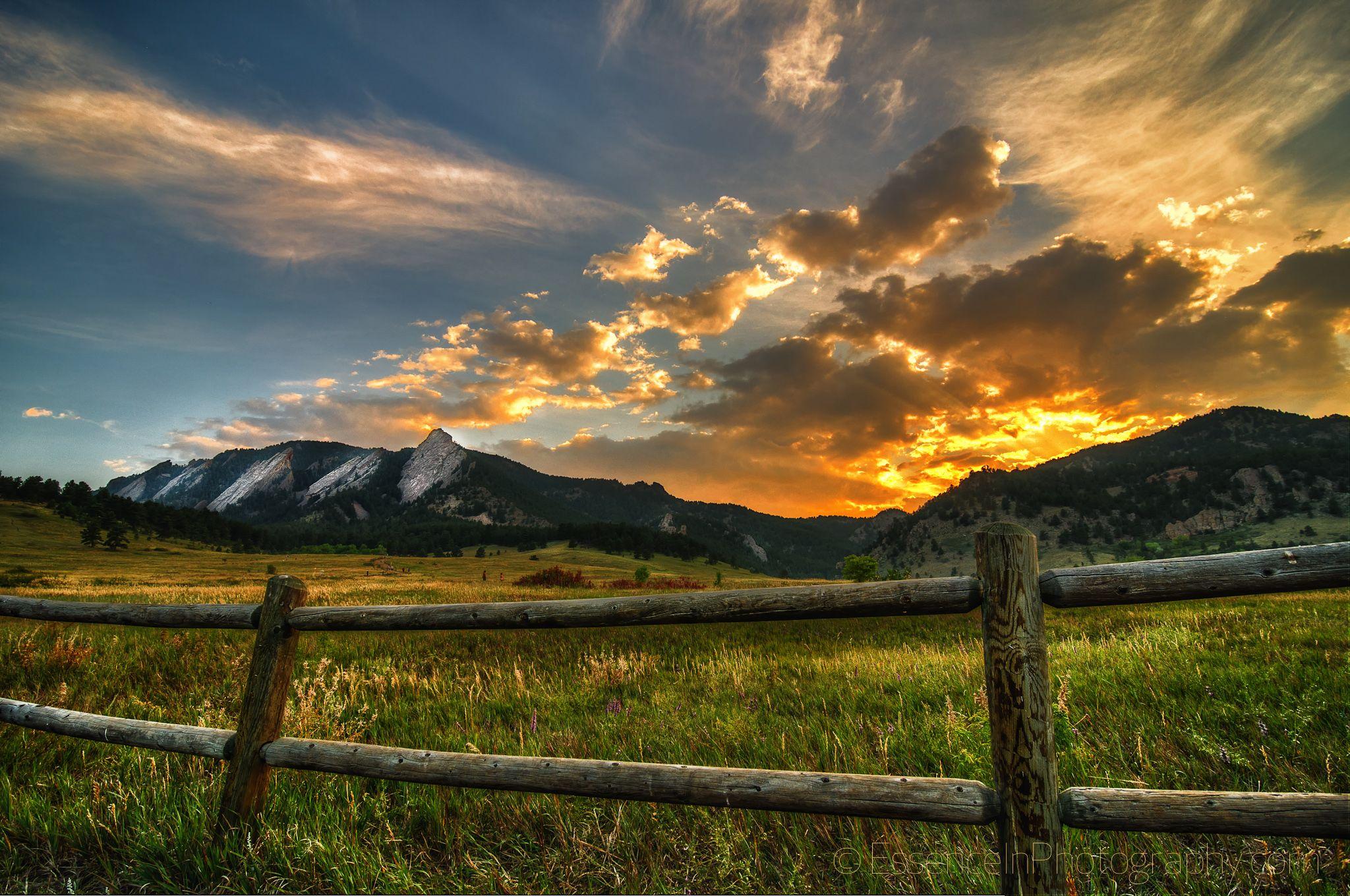 2048x1360 Boulder Colorado Wallpaper
