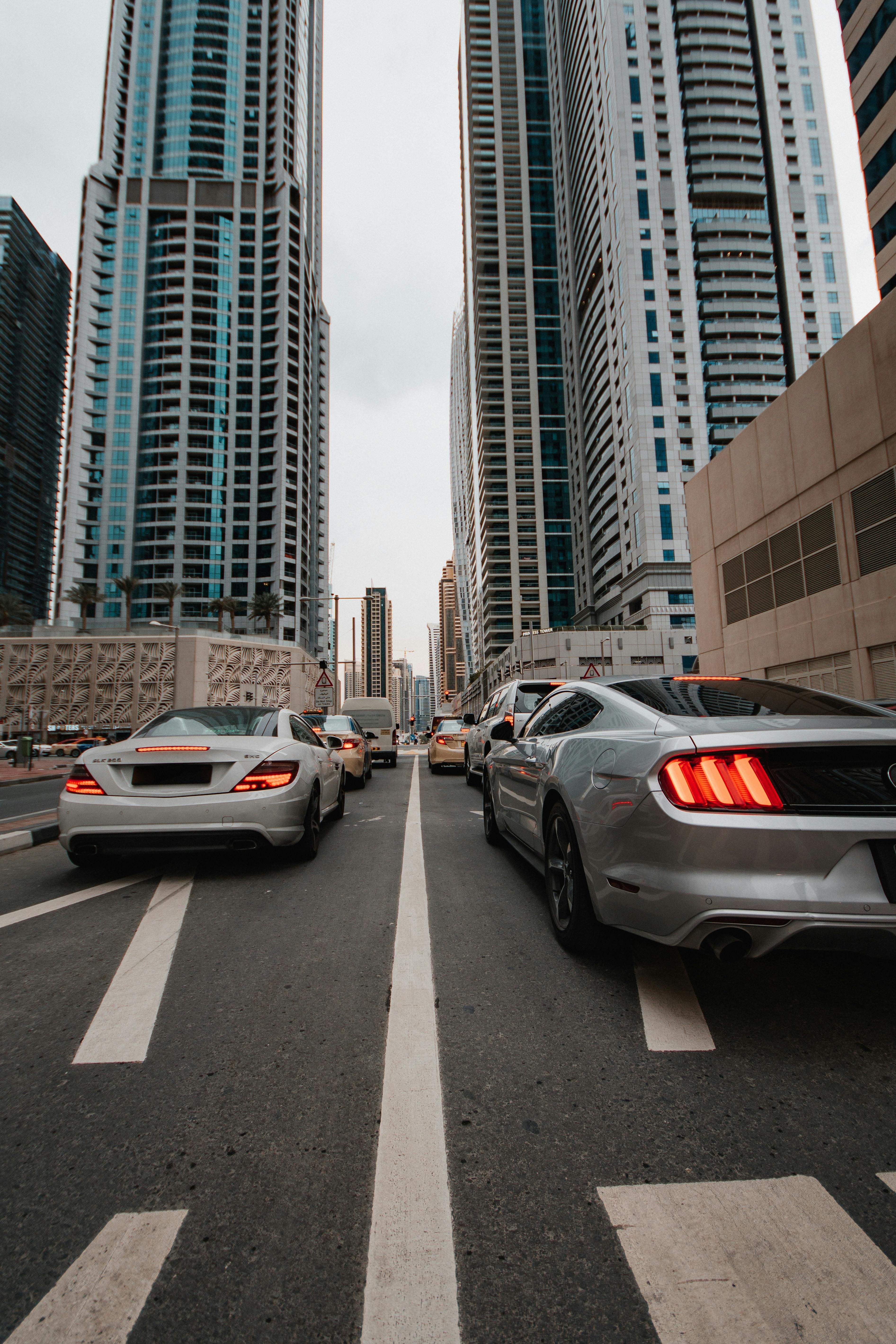 3785x5677 Modern Cars on the Streets of Dubai, United Arab Emirates · Free