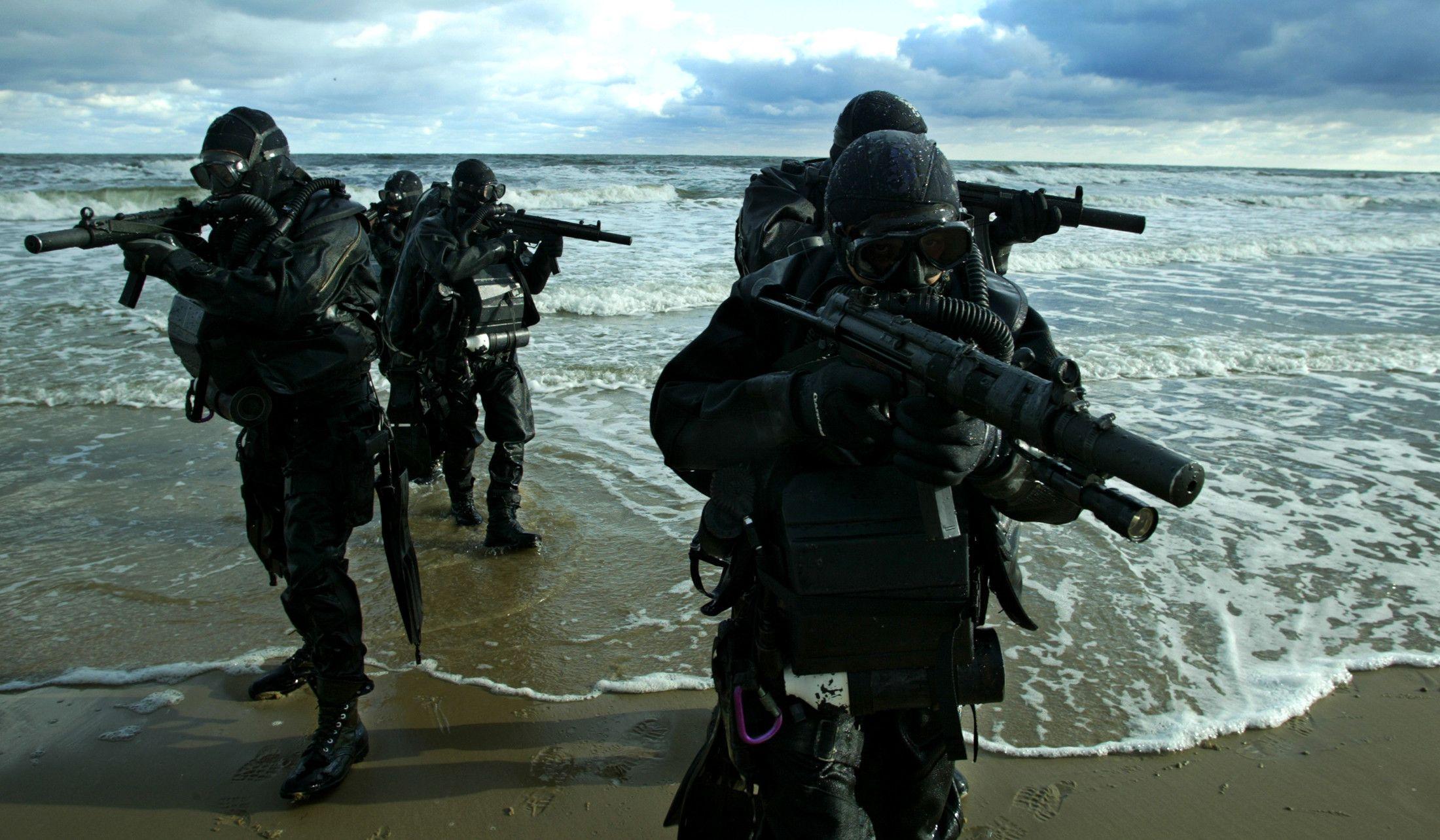 2200x1284 Navy SEAL and Special Forces Watches