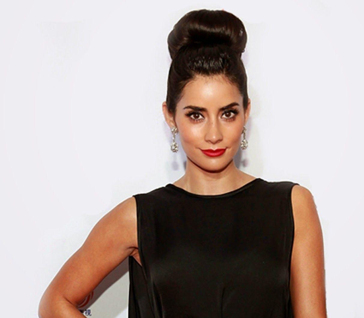 1212x1060 Paola Nuñez Wallpaper worlds 4u