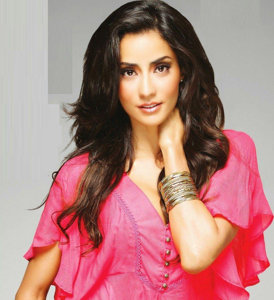 932x1020 Paola Nuñez Wallpaper worlds 4u