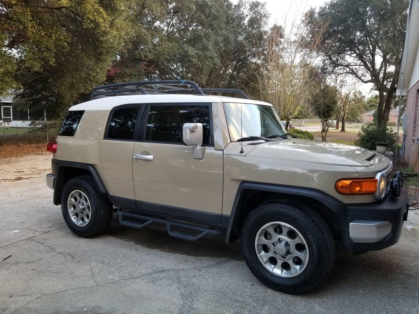 1600x1200 Toyota FJ Cruiser