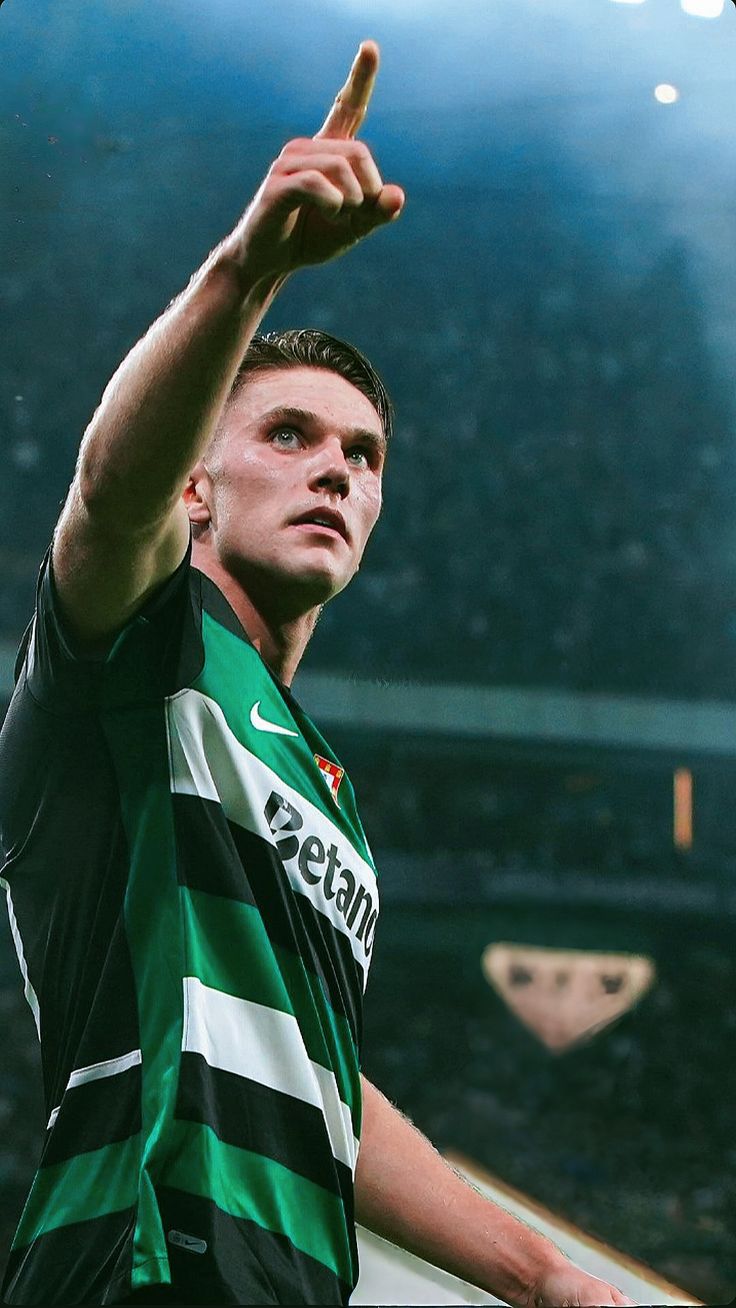 736x1308 Viktor Gyökeres