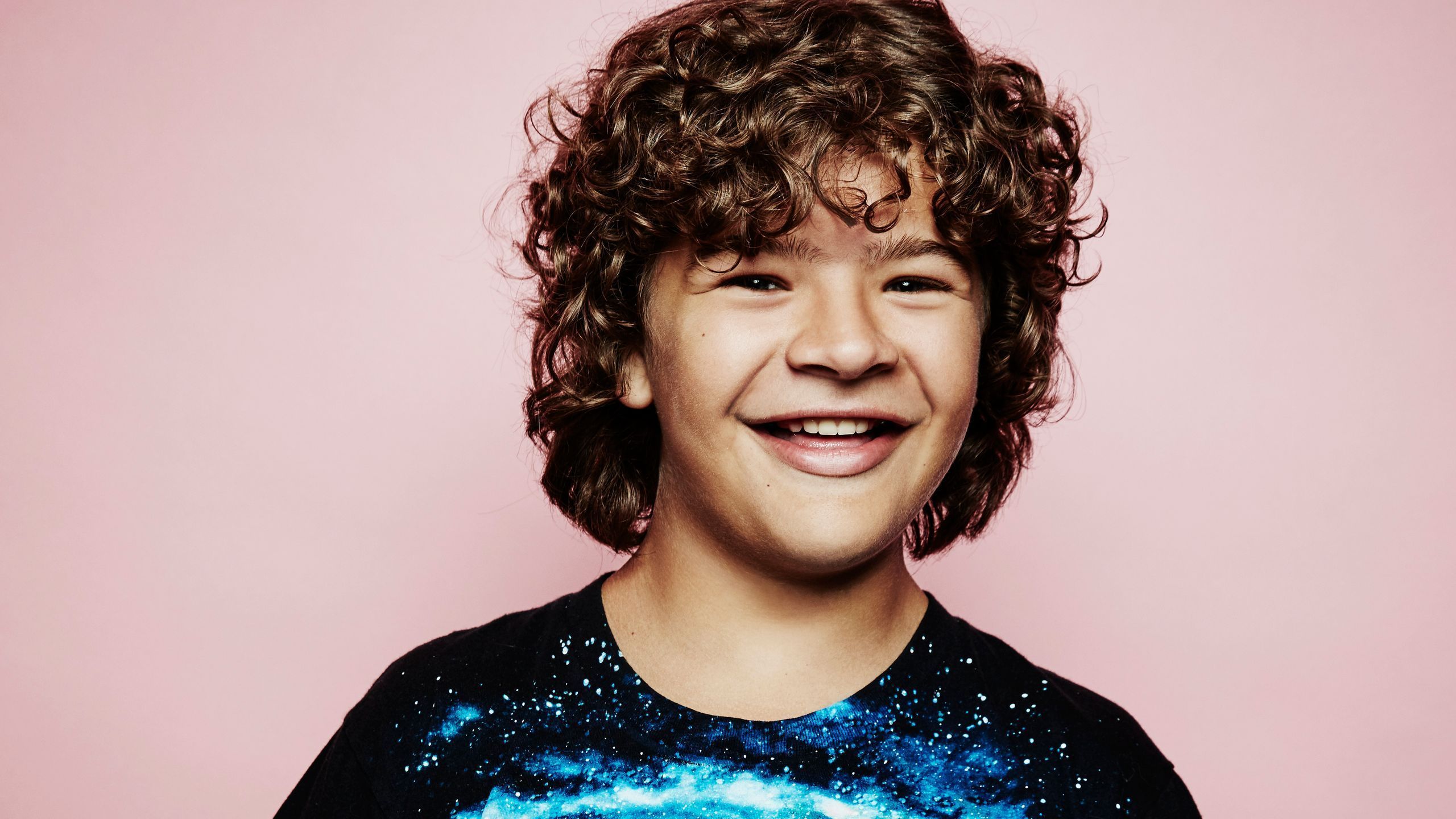 2560x1440 Stranger Things' Actor Gaten Matarazzo On Living With Cleidocranial Dysplasia