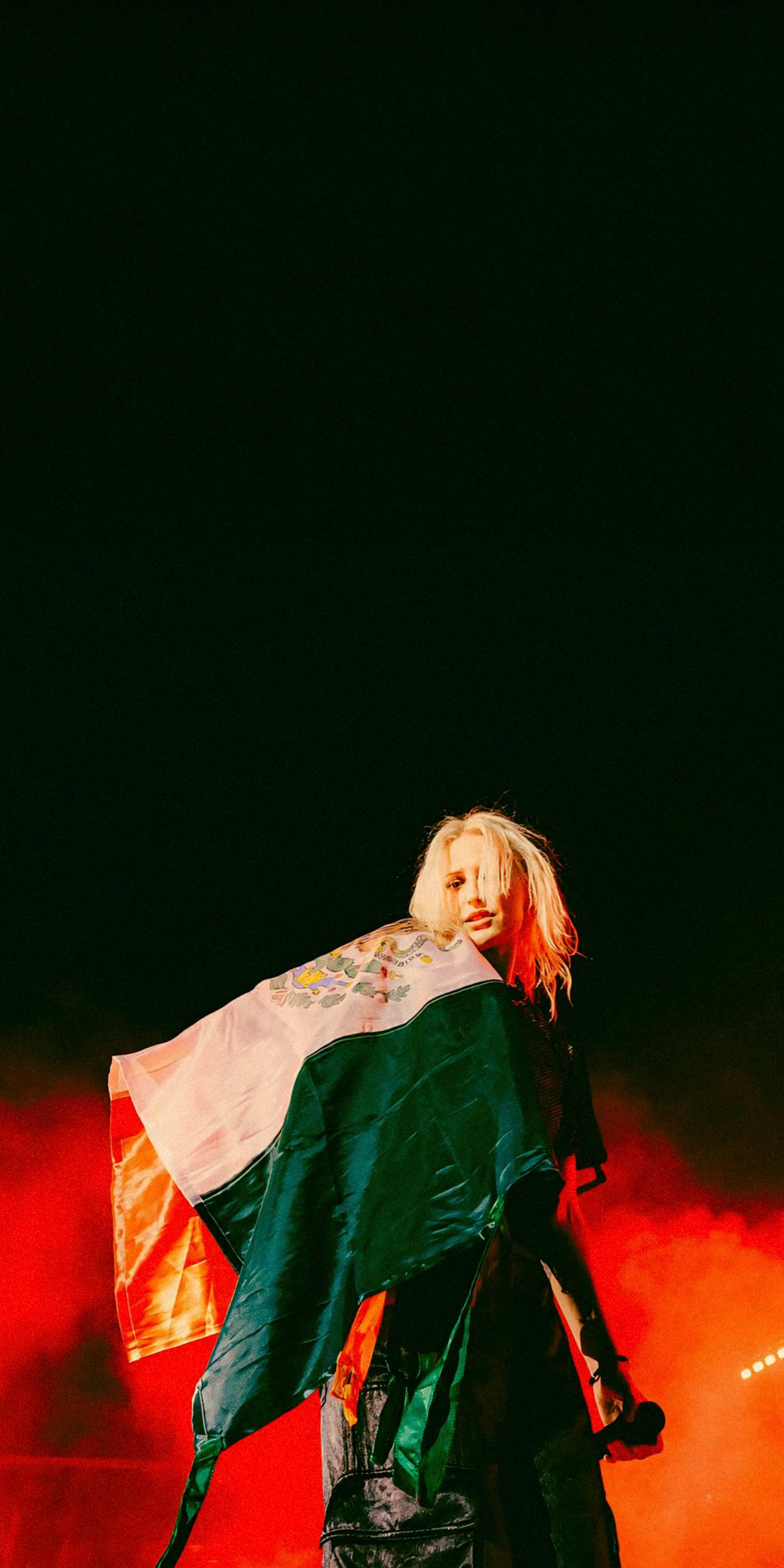 1740x3480 Emily mobile wallpaper from recent Mexico show