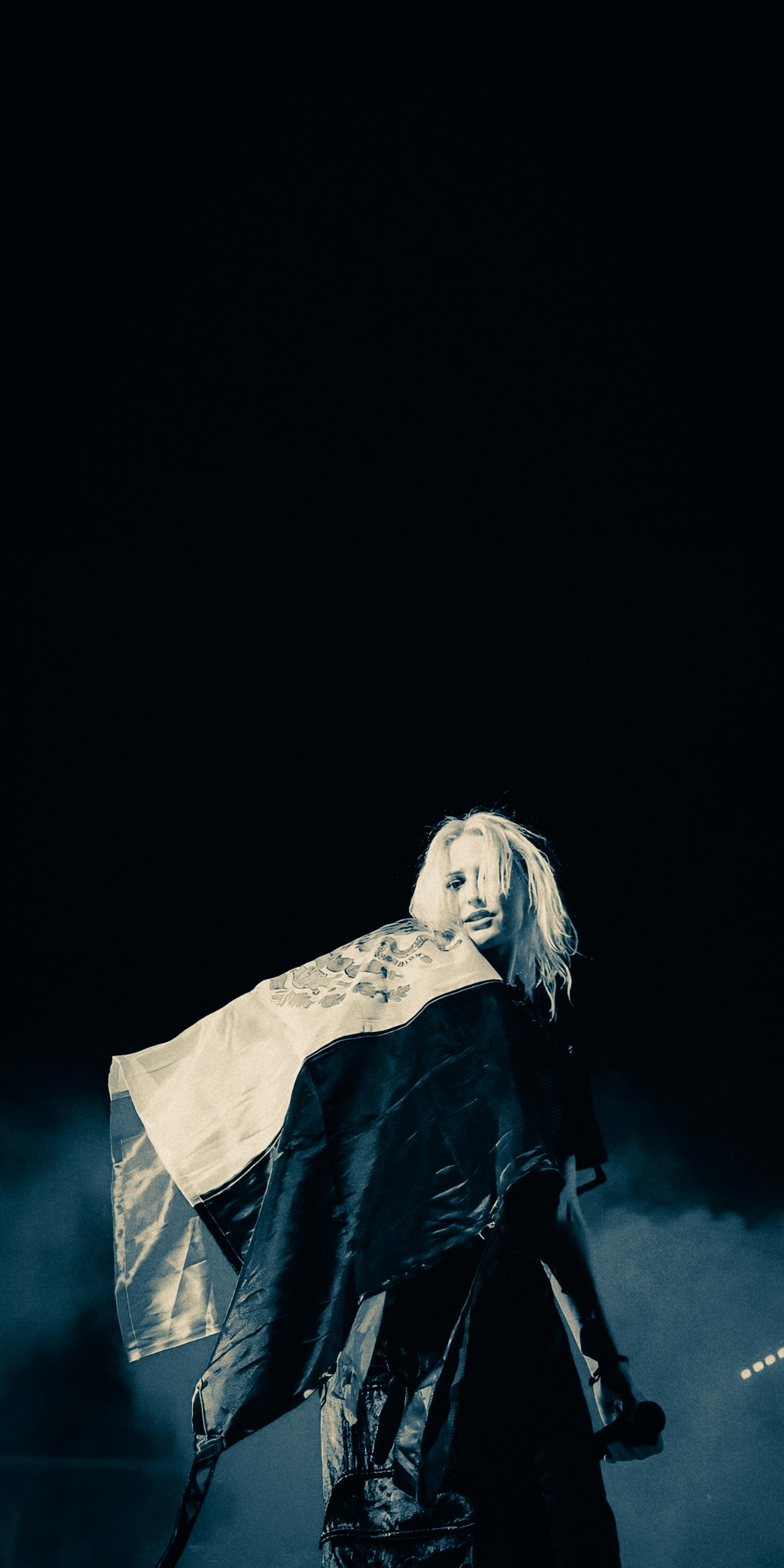 1740x3480 Emily mobile wallpaper from recent Mexico show