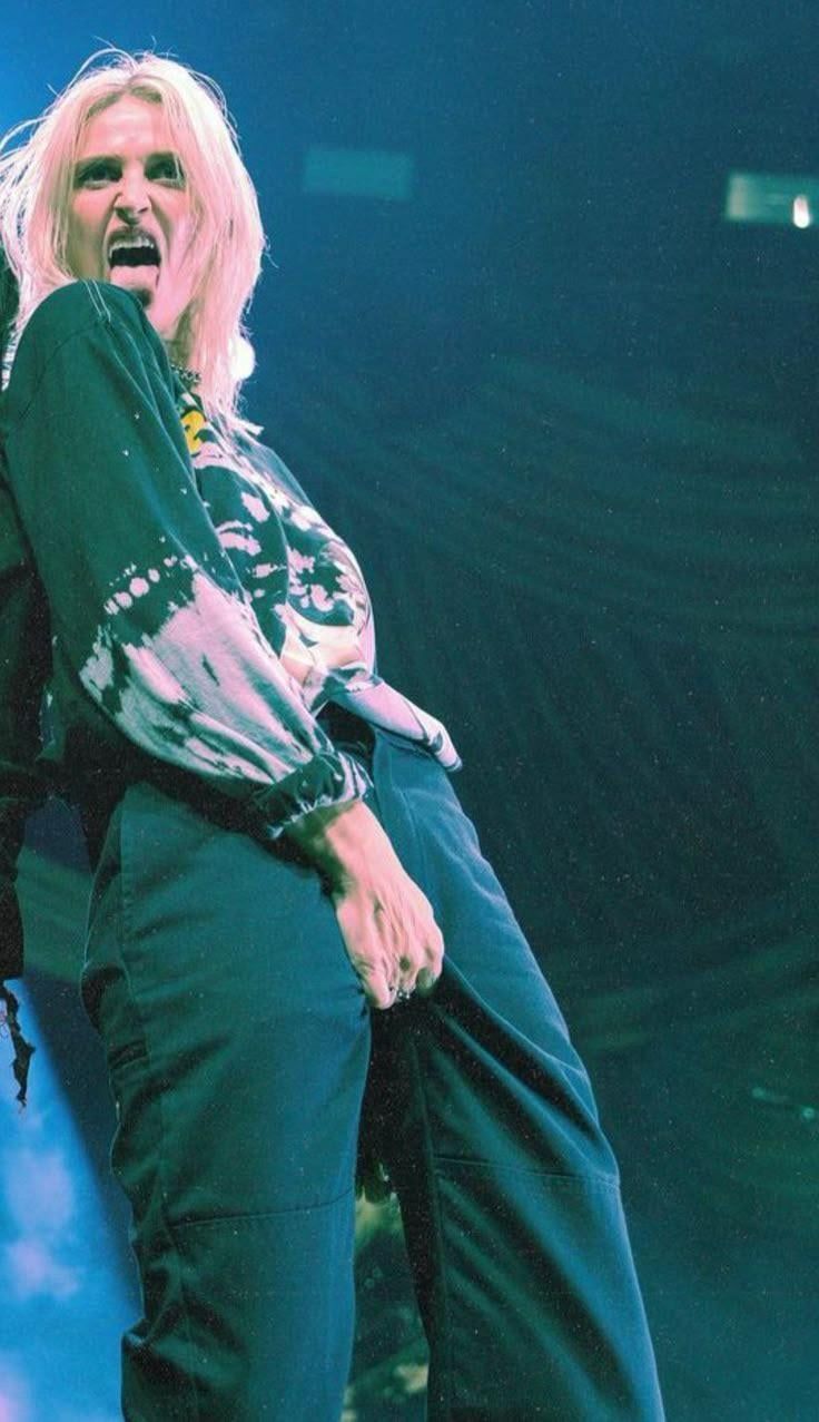 736x1277 what is everyones emily armstrong wallpaper?