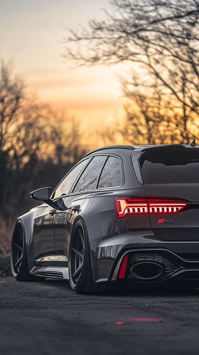 673x1200 Sleek Audi RS6